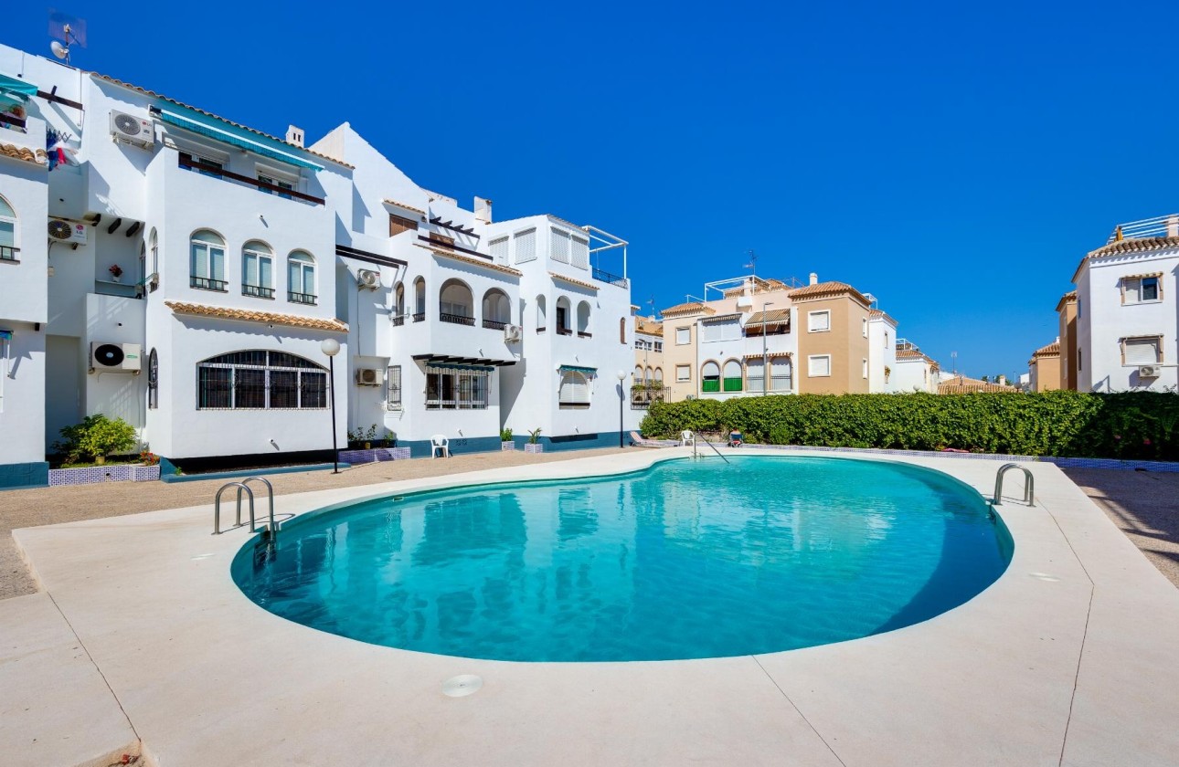 Sprzedaż - Apartament / Mieszkanie -
Torrevieja - Playa de los Naufragos