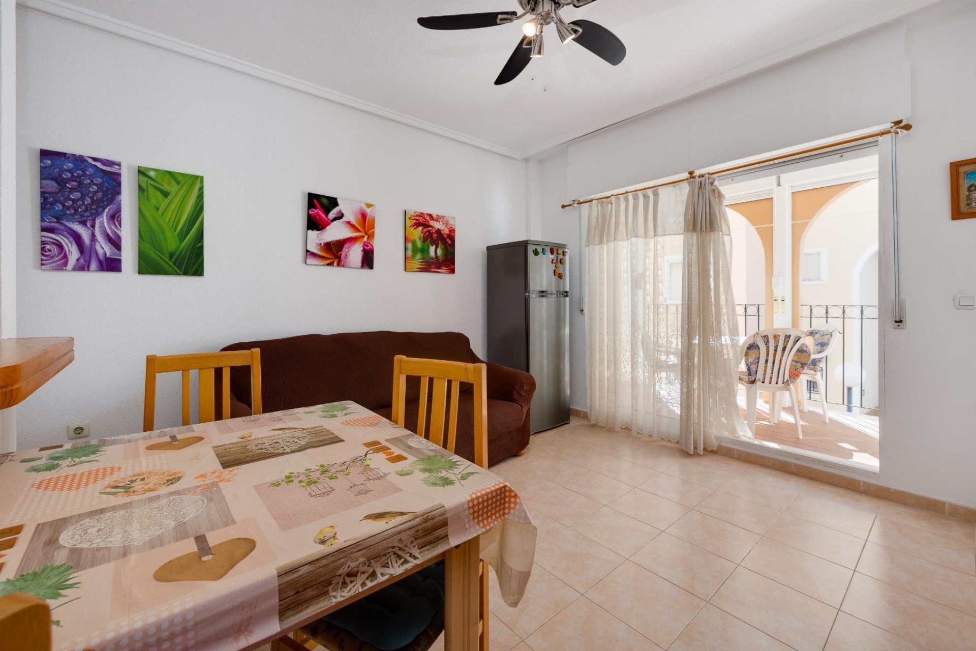Sprzedaż - Apartament / Mieszkanie -
Torrevieja - Playa de los Naufragos
