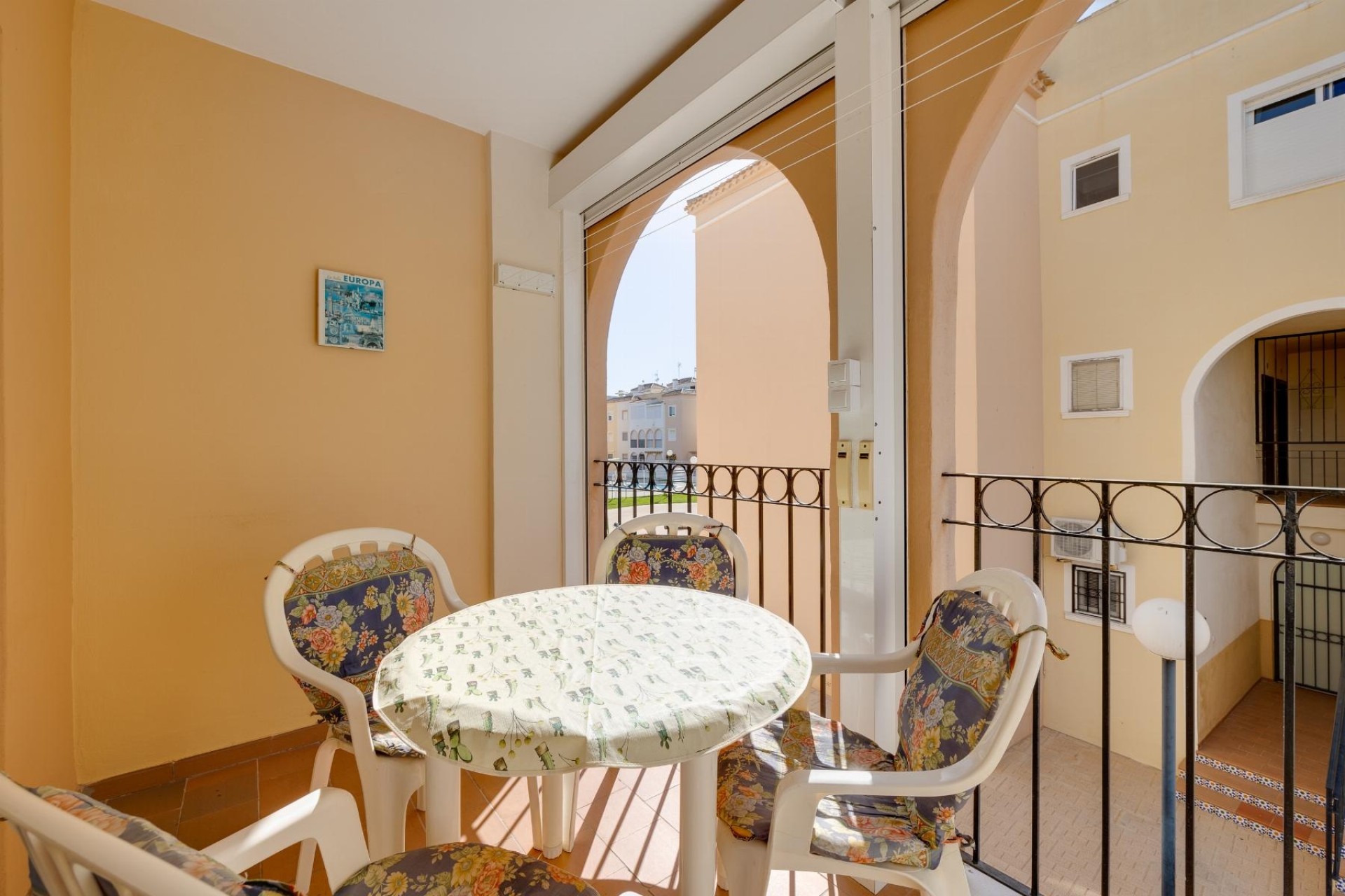 Sprzedaż - Apartament / Mieszkanie -
Torrevieja - Playa de los Naufragos