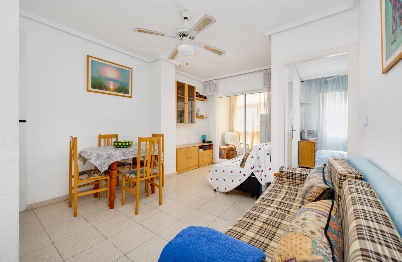 Sprzedaż - Apartament / Mieszkanie -
Torrevieja - Playa del Acequión