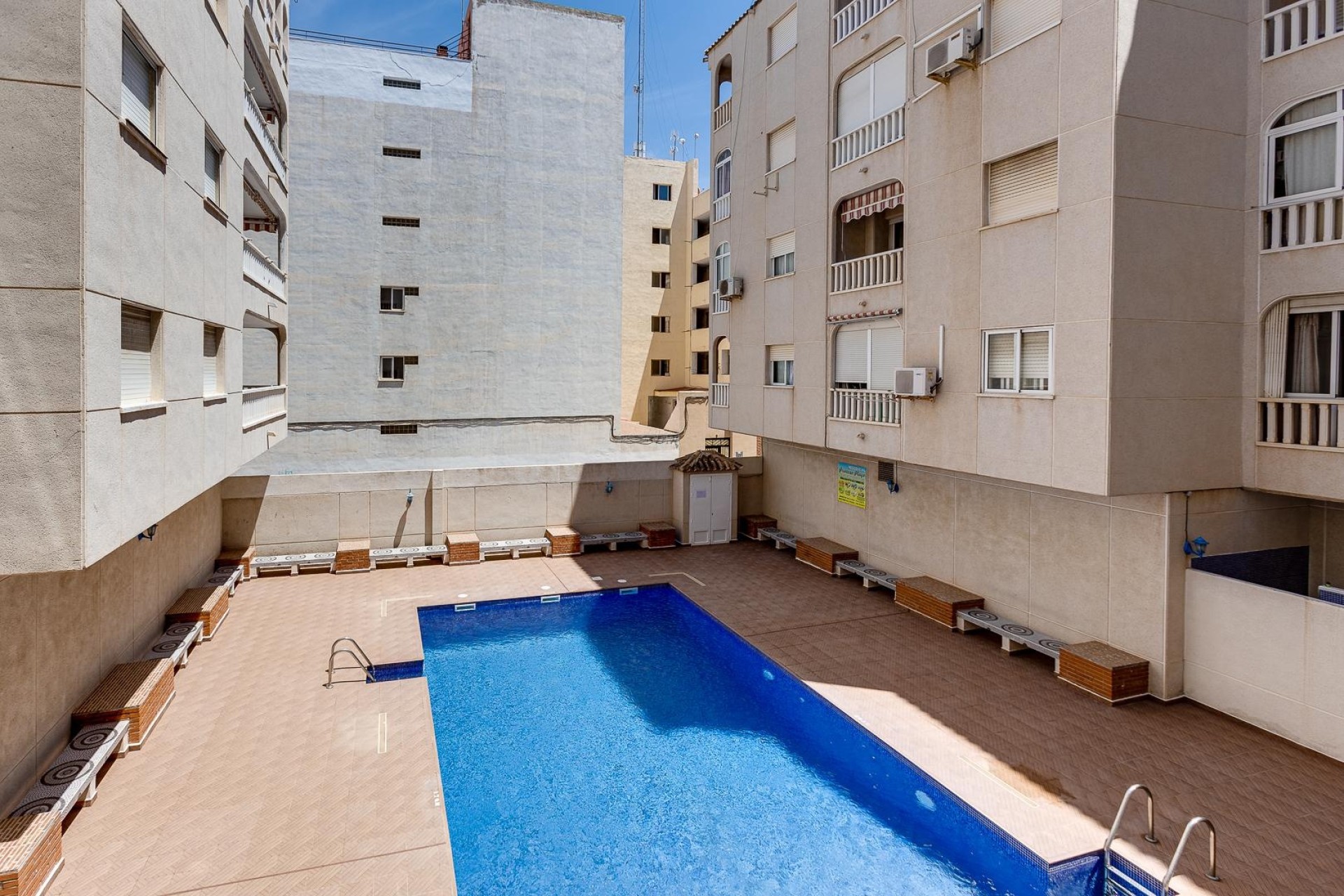 Sprzedaż - Apartament / Mieszkanie -
Torrevieja - Playa del Acequión