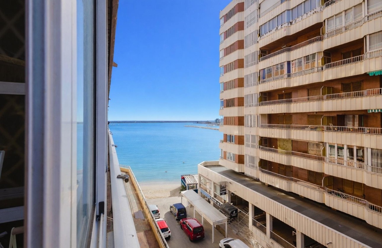 Sprzedaż - Apartament / Mieszkanie -
Torrevieja - Playa del Acequión