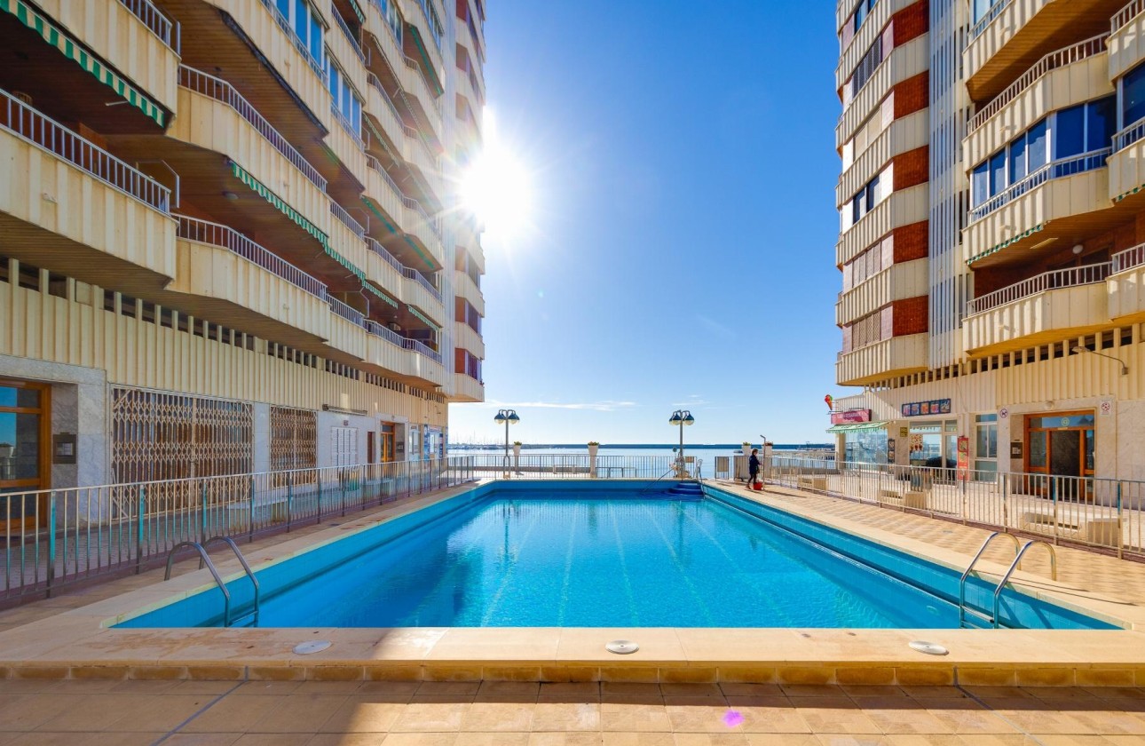 Sprzedaż - Apartament / Mieszkanie -
Torrevieja - Playa del Acequión
