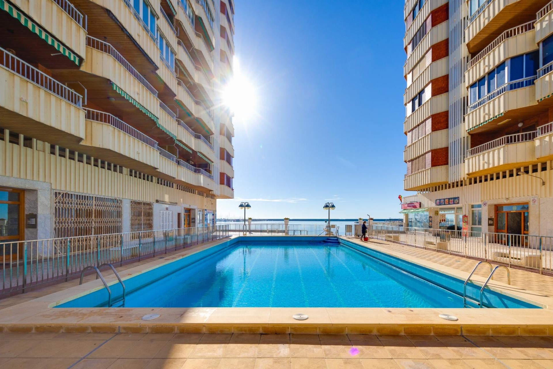 Sprzedaż - Apartament / Mieszkanie -
Torrevieja - Playa del Acequión