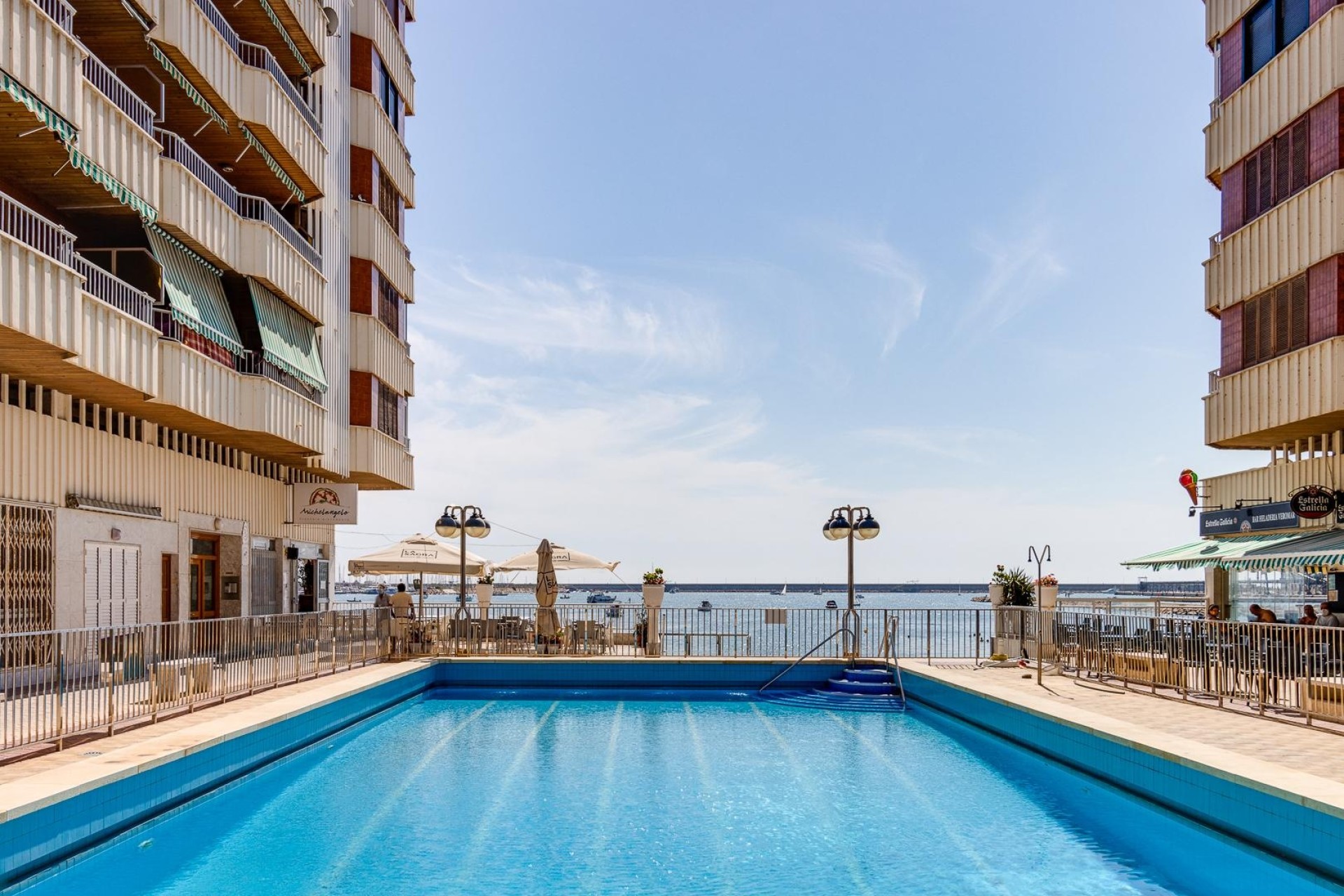 Sprzedaż - Apartament / Mieszkanie -
Torrevieja - Playa del Acequión