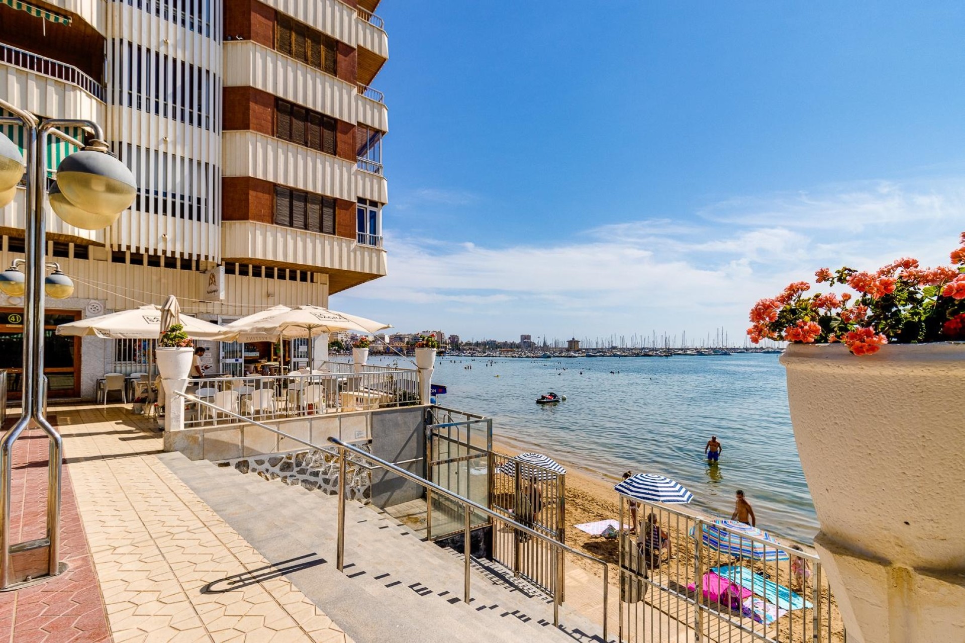 Sprzedaż - Apartament / Mieszkanie -
Torrevieja - Playa del Acequión