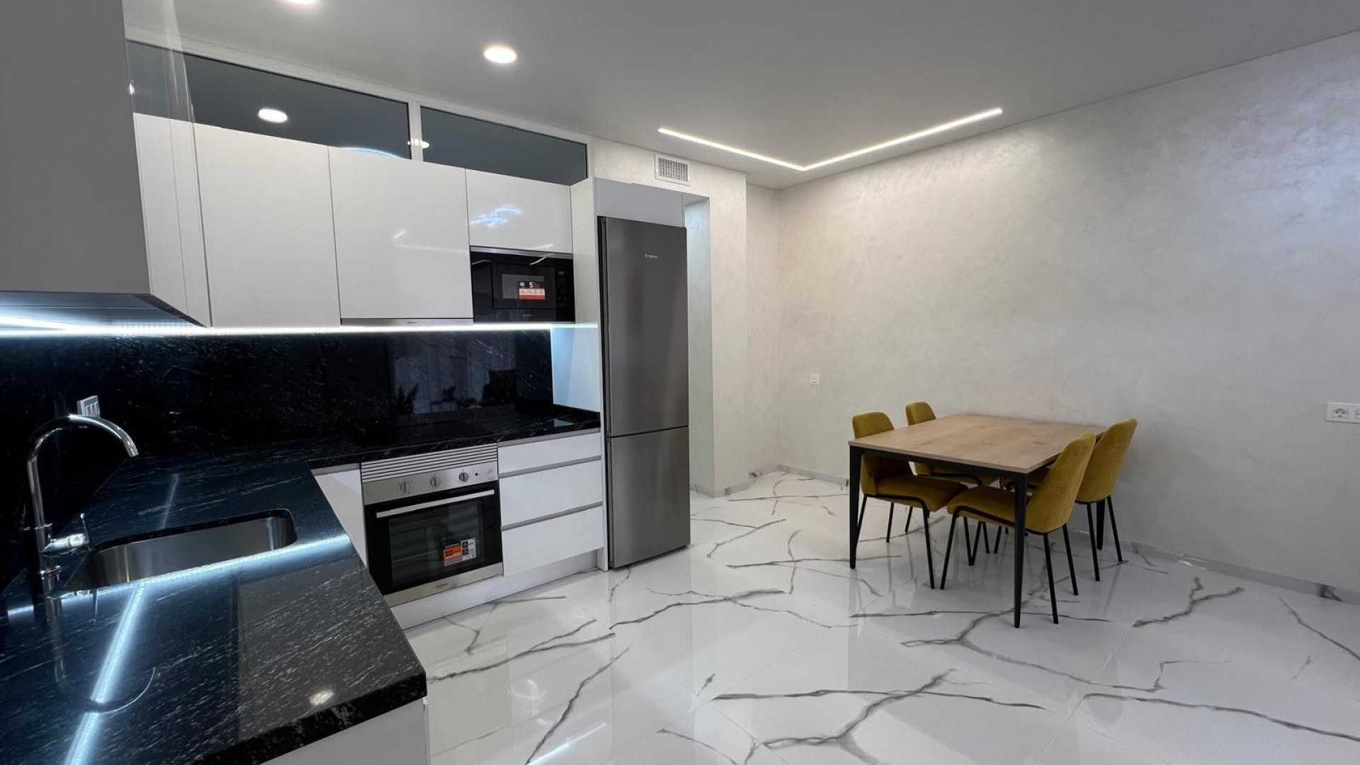 Sprzedaż - Apartament mieszkanie -
Torrevieja - Playa del Cura