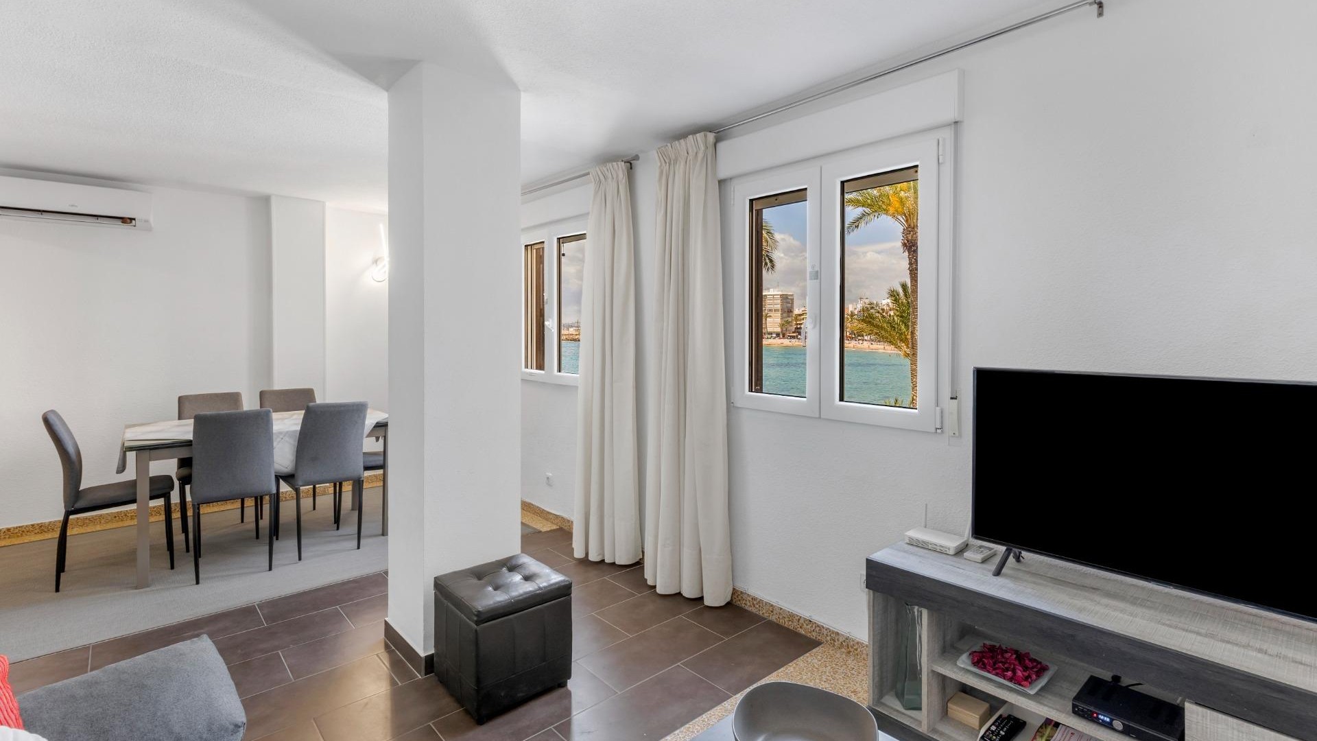 Sprzedaż - Apartament mieszkanie -
Torrevieja - Playa del cura