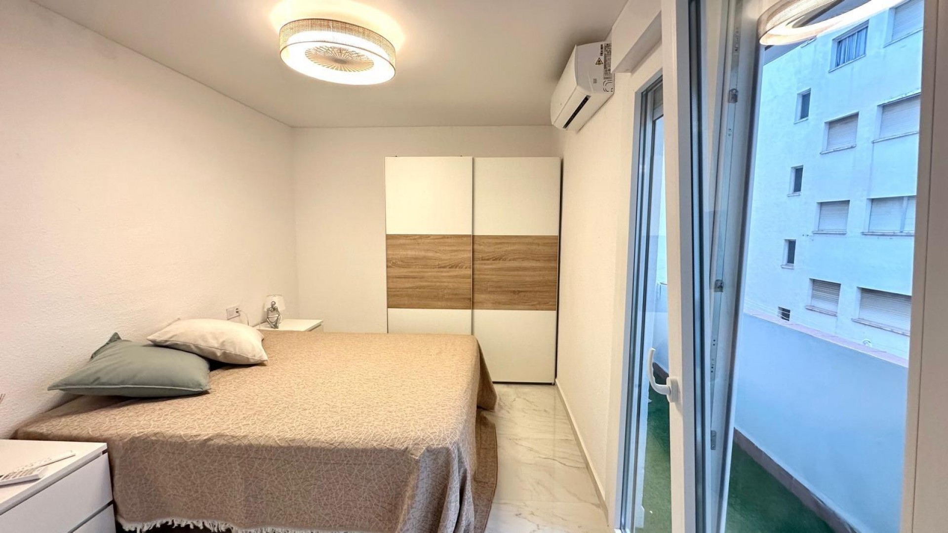 Sprzedaż - Apartament mieszkanie -
Torrevieja - Playa del cura