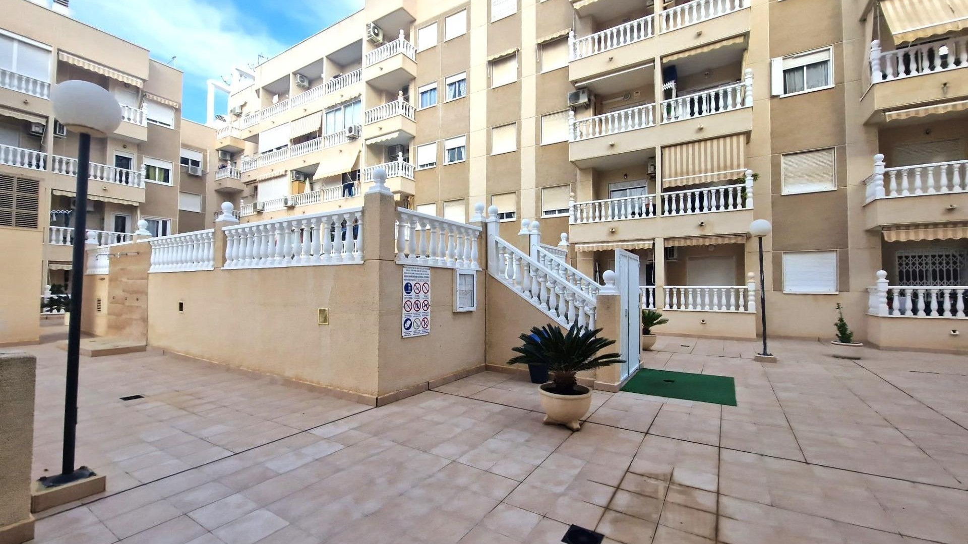 Sprzedaż - Apartament mieszkanie -
Torrevieja - Playa del Cura