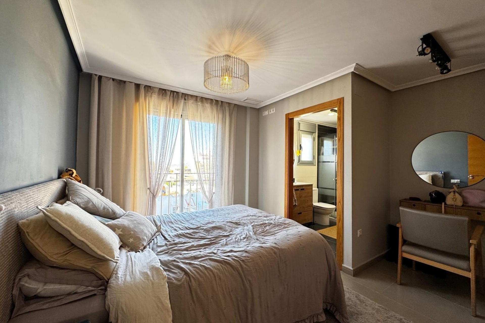 Sprzedaż - Apartament / Mieszkanie -
Torrevieja - Playa del Cura