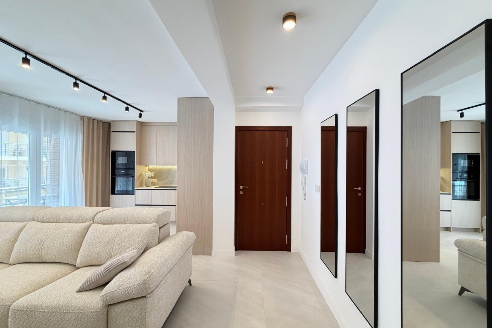 Sprzedaż - Apartament / Mieszkanie -
Torrevieja - Playa del Cura