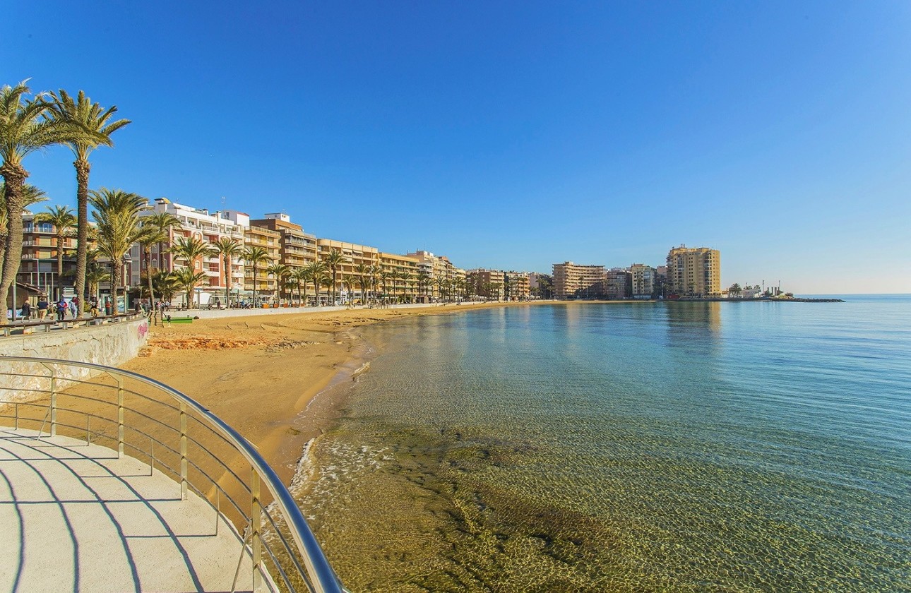 Sprzedaż - Apartament / Mieszkanie -
Torrevieja - Playa del Cura
