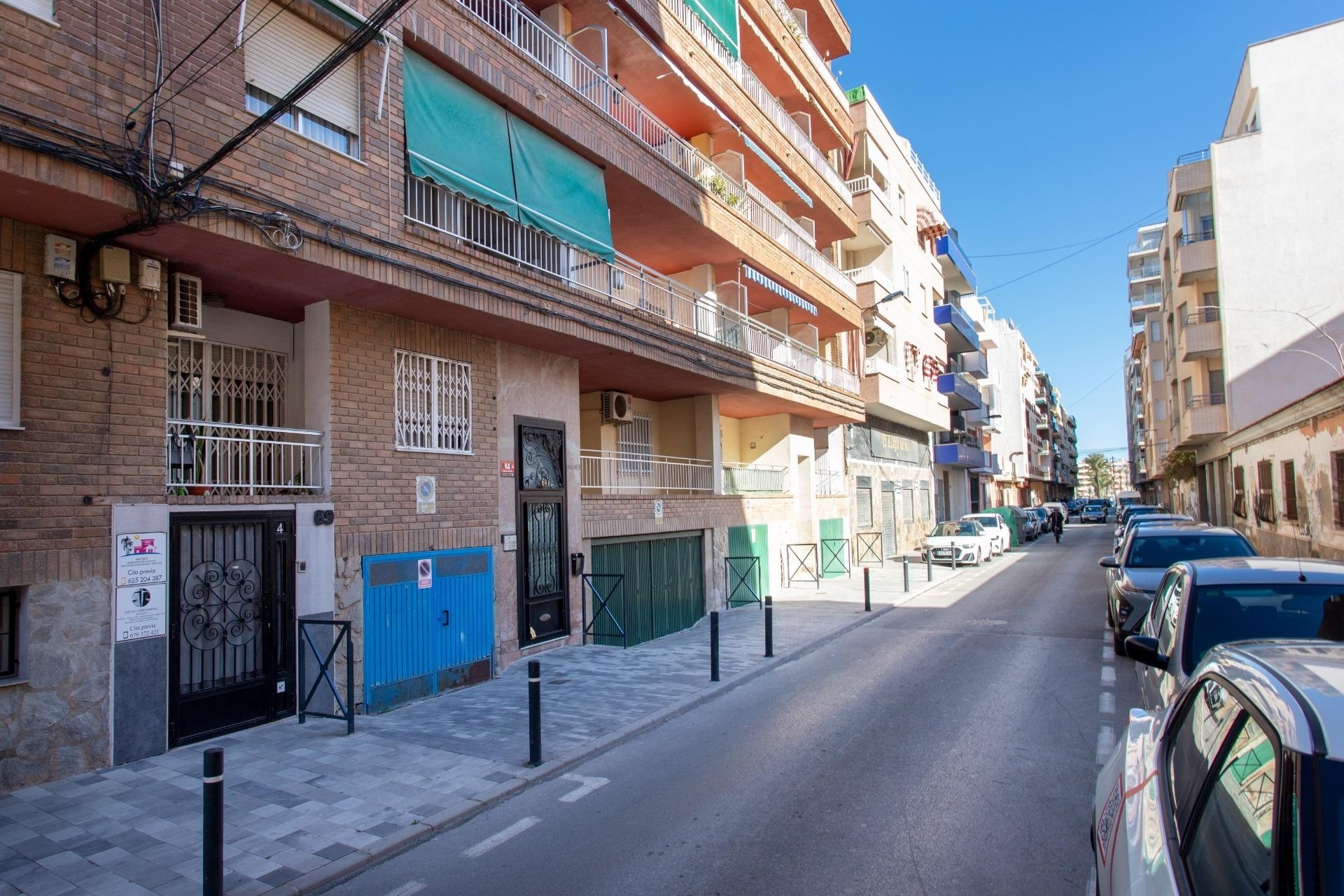 Sprzedaż - Apartament / Mieszkanie -
Torrevieja - Playa del Cura