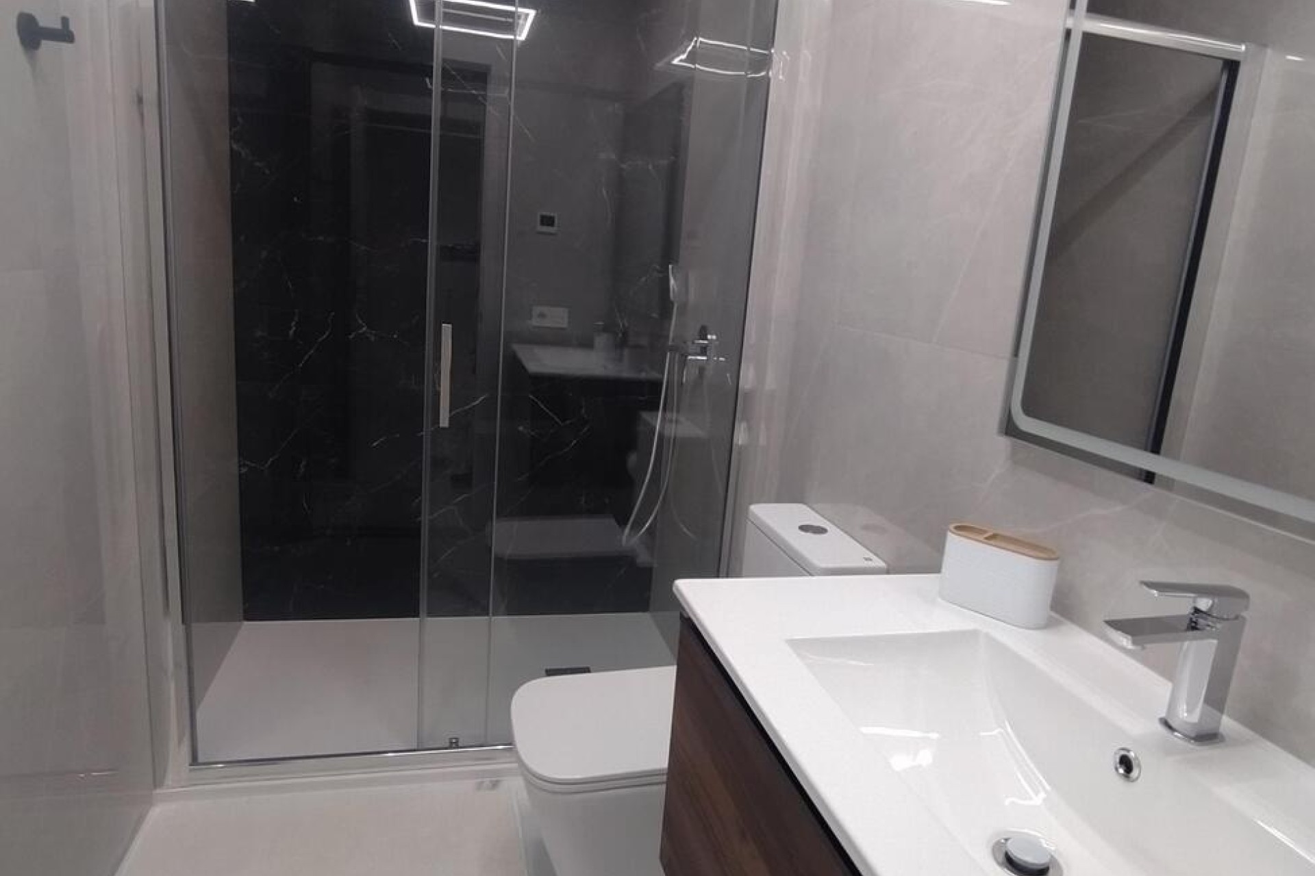 Sprzedaż - Apartament / Mieszkanie -
Torrevieja - Playa del Cura