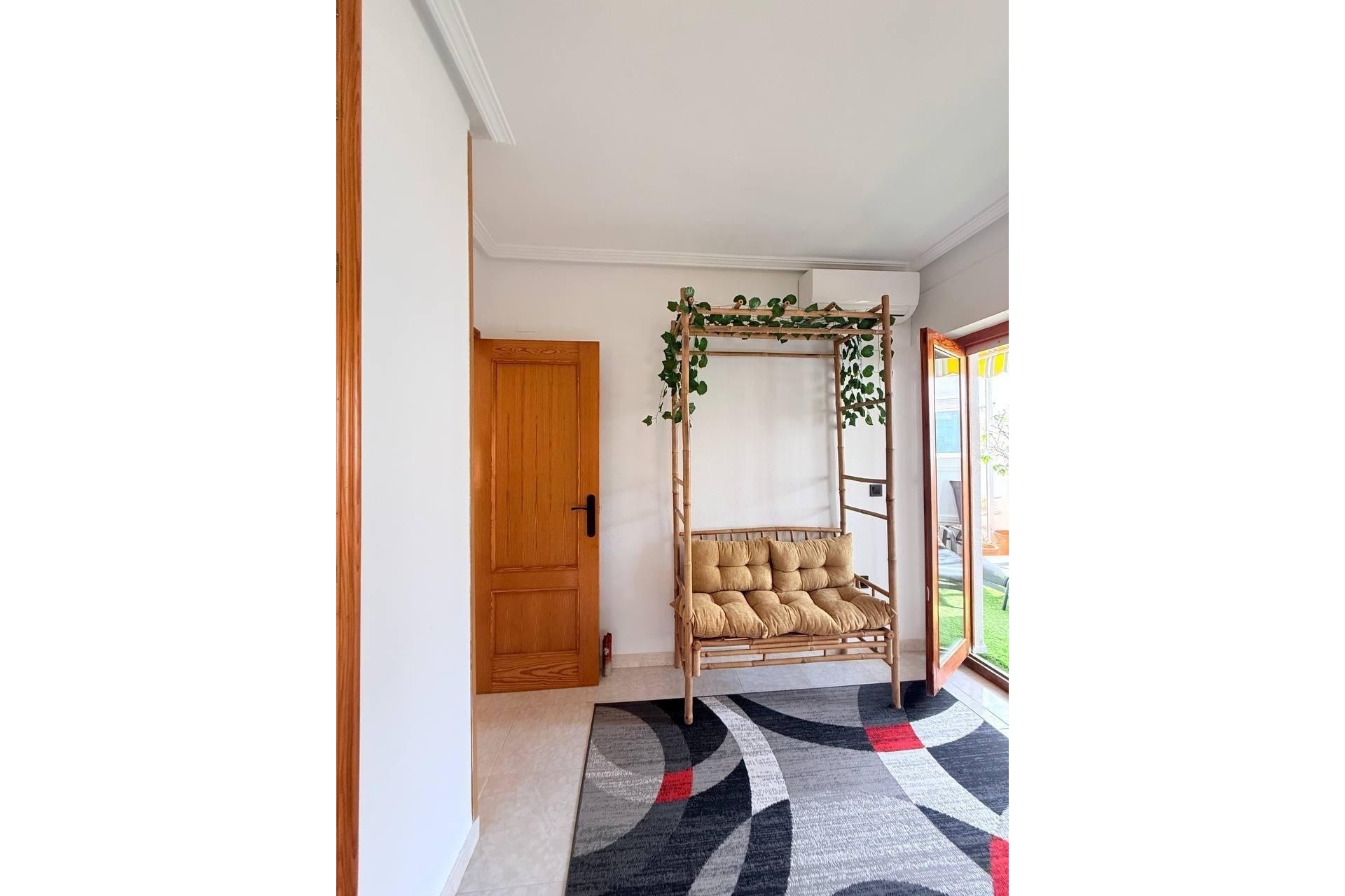 Sprzedaż - Apartament / Mieszkanie -
Torrevieja - Playa del Cura