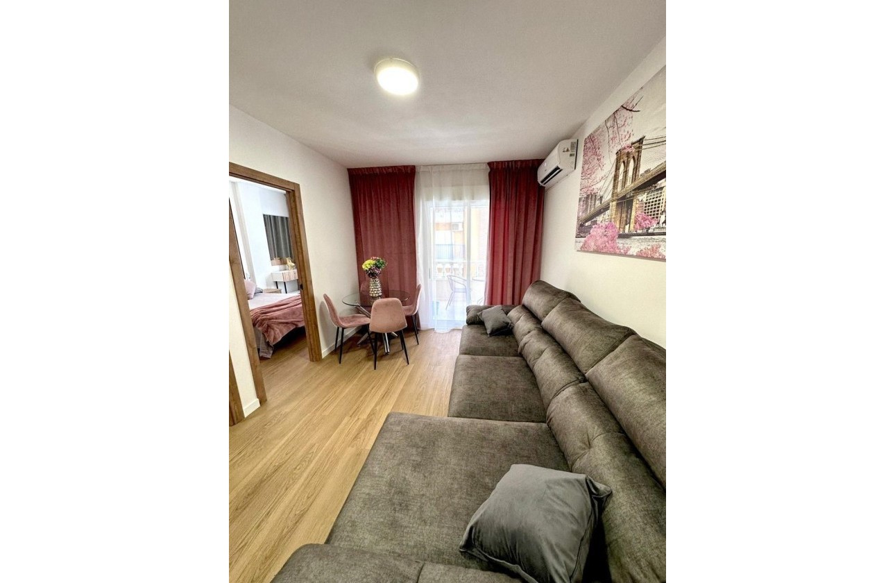 Sprzedaż - Apartament / Mieszkanie -
Torrevieja - Playa del Cura