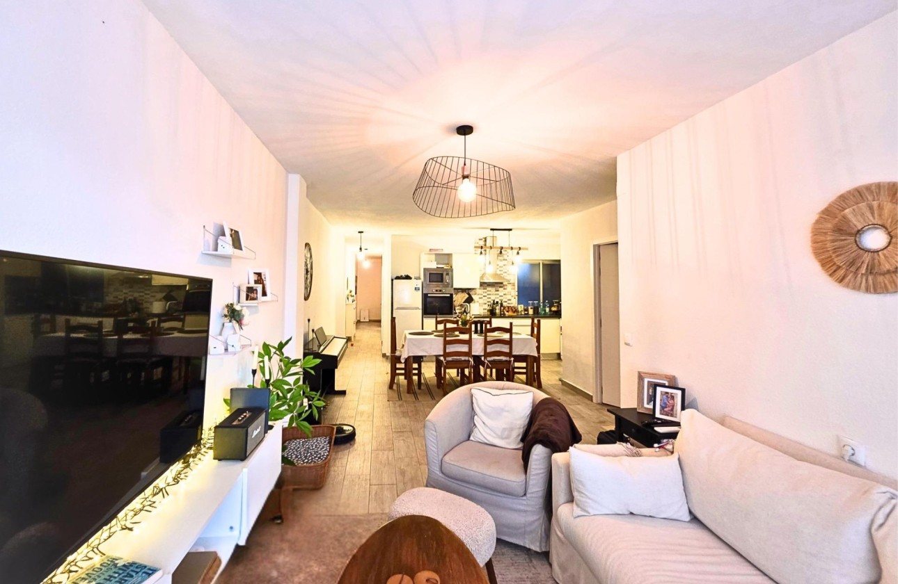 Sprzedaż - Apartament / Mieszkanie -
Torrevieja - Playa del Cura