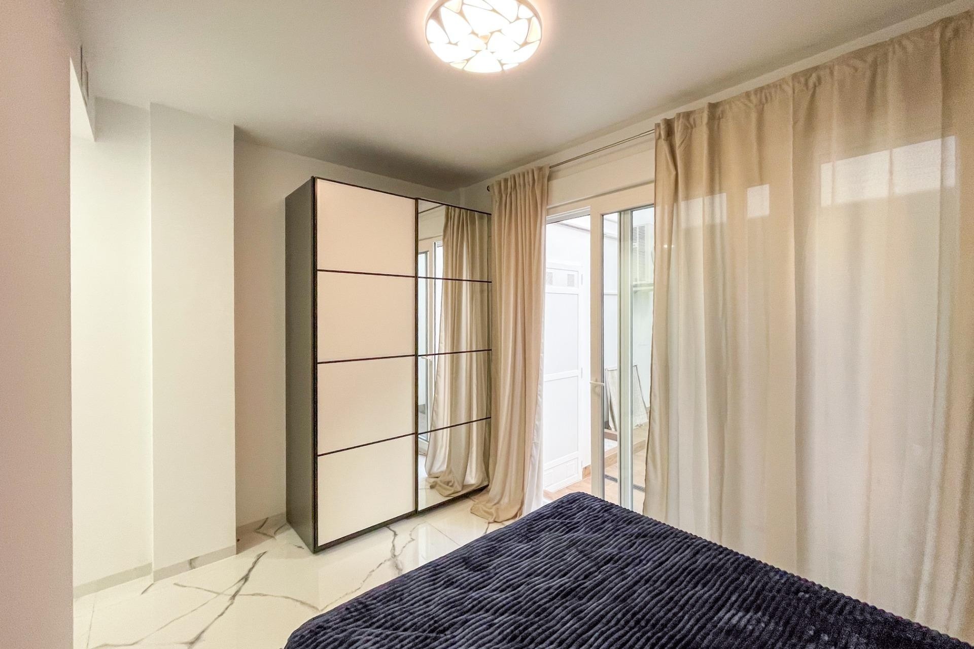 Sprzedaż - Apartament / Mieszkanie -
Torrevieja - Playa del Cura
