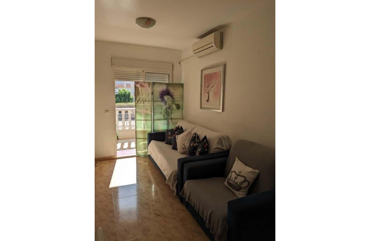 Sprzedaż - Apartament / Mieszkanie -
Torrevieja - Playa del Cura