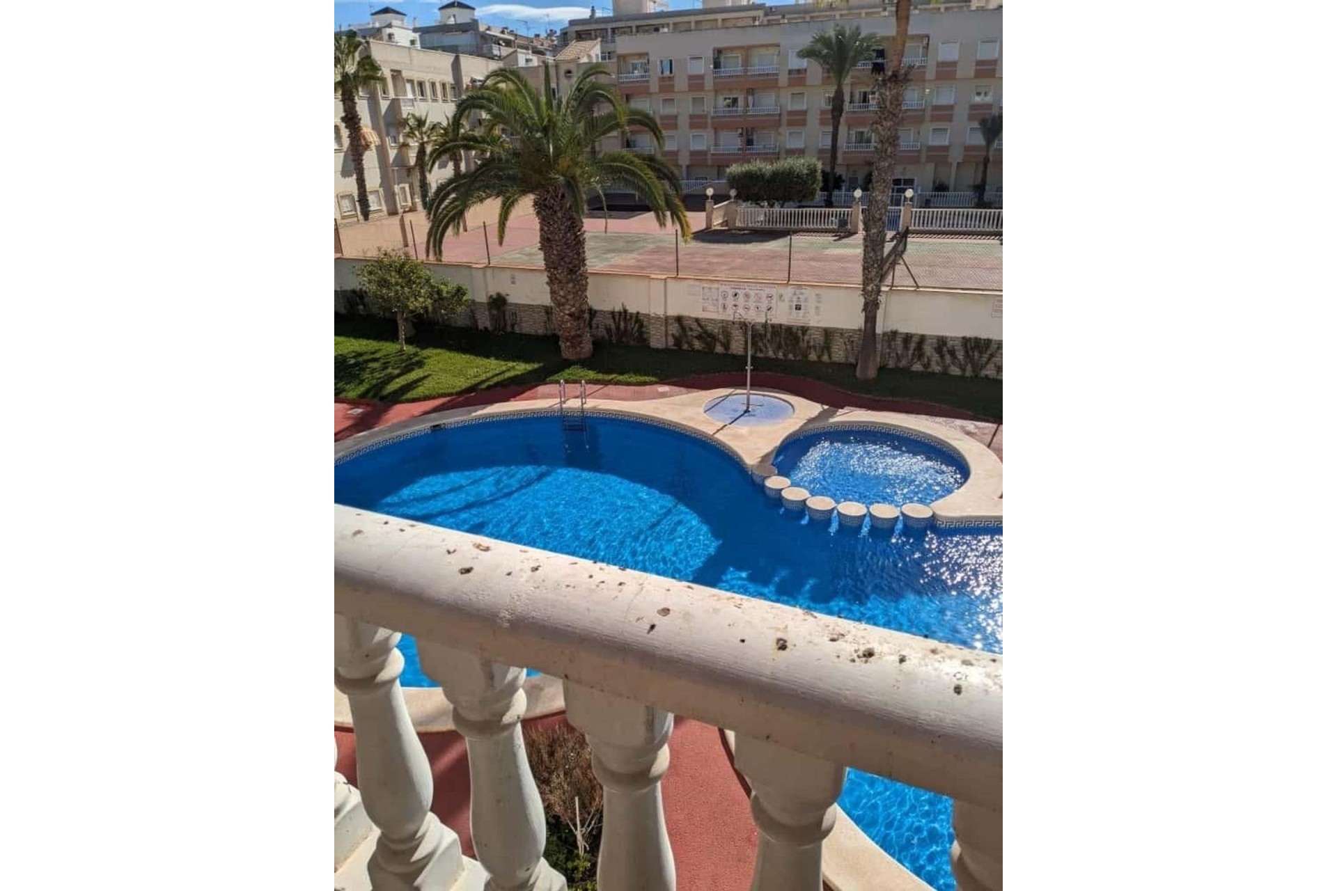 Sprzedaż - Apartament / Mieszkanie -
Torrevieja - Playa del Cura