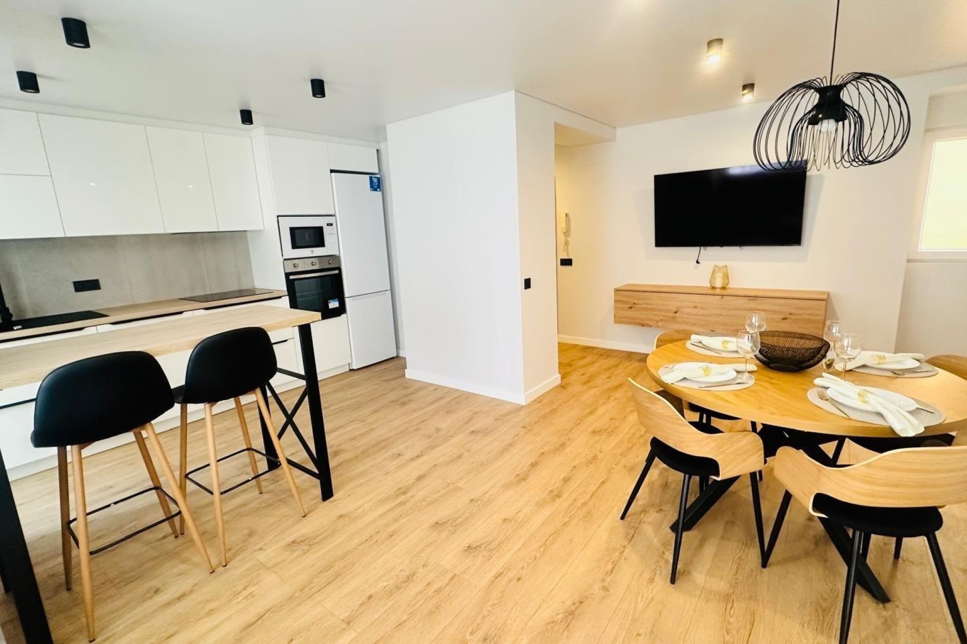 Sprzedaż - Apartament / Mieszkanie -
Torrevieja - Playa del Cura