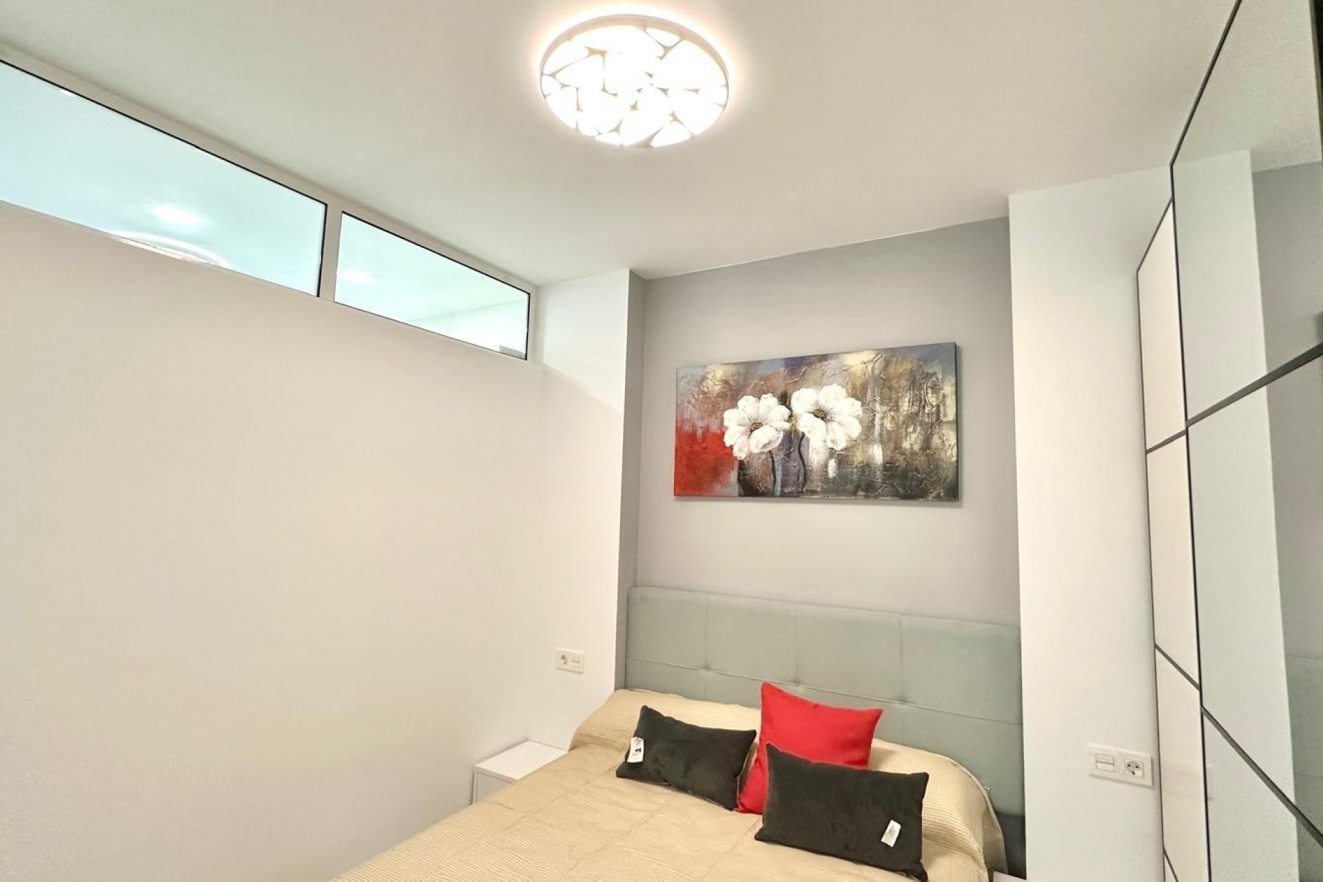 Sprzedaż - Apartament / Mieszkanie -
Torrevieja - Playa del Cura