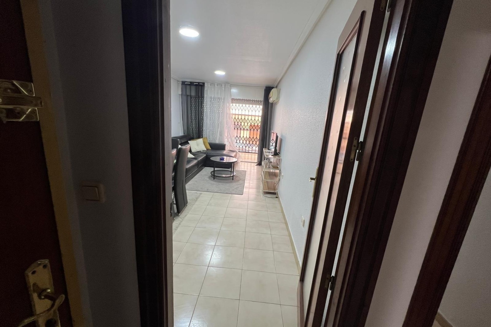 Sprzedaż - Apartament / Mieszkanie -
Torrevieja - Playa del Cura