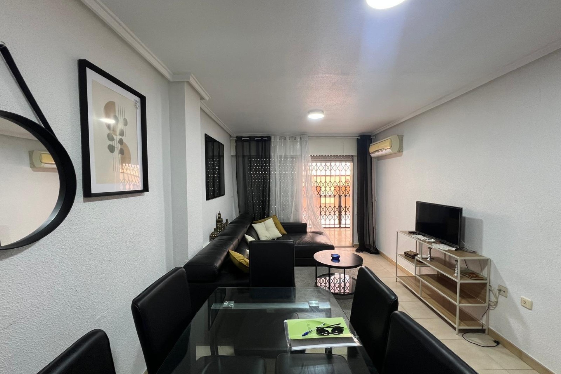 Sprzedaż - Apartament / Mieszkanie -
Torrevieja - Playa del Cura