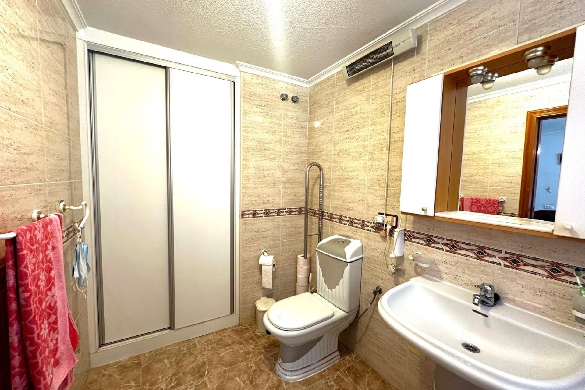 Sprzedaż - Apartament / Mieszkanie -
Torrevieja - Playa del Cura