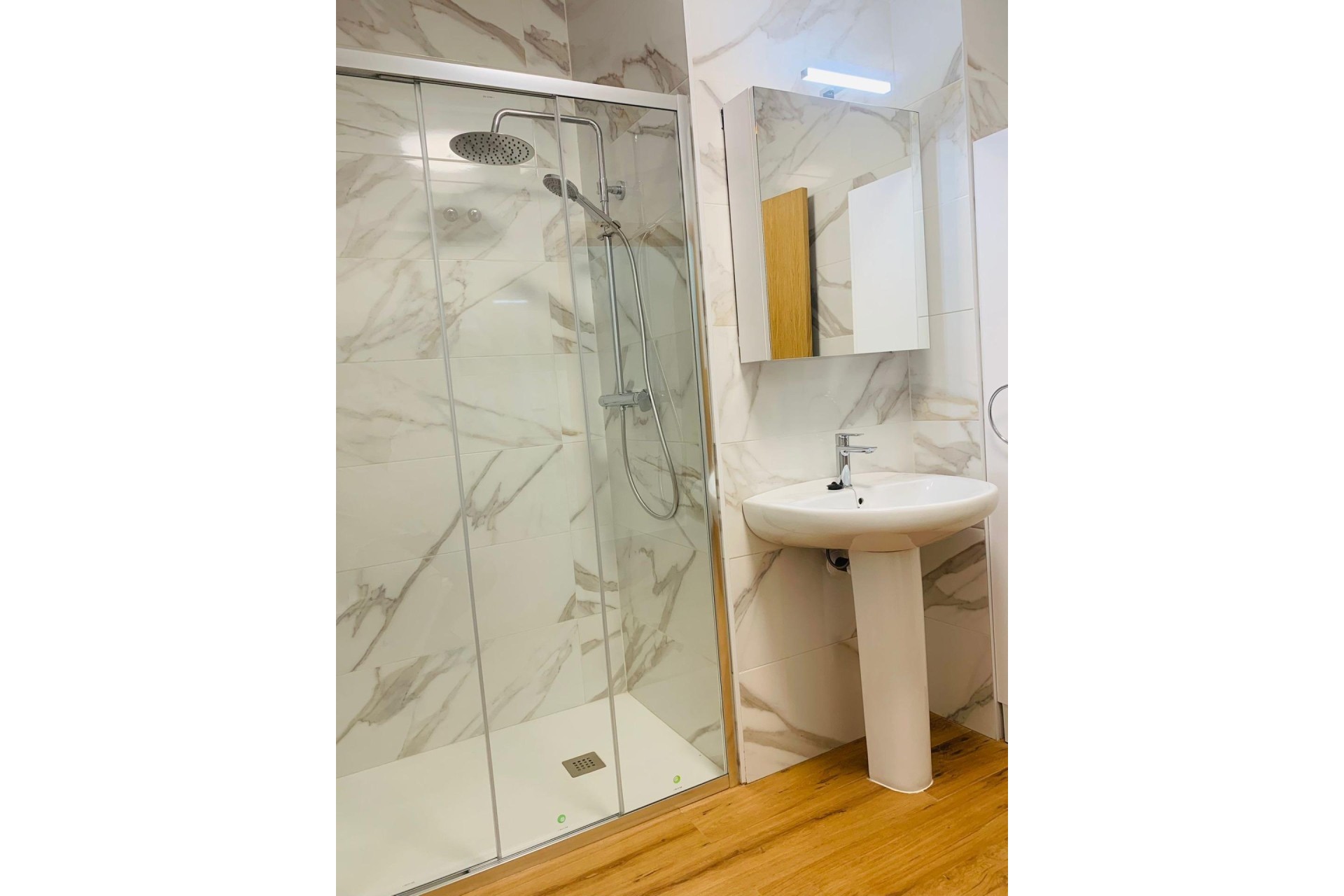 Sprzedaż - Apartament / Mieszkanie -
Torrevieja - Playa del Cura
