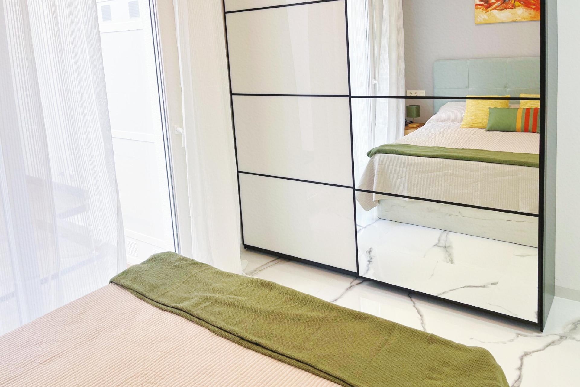 Sprzedaż - Apartament / Mieszkanie -
Torrevieja - Playa del Cura