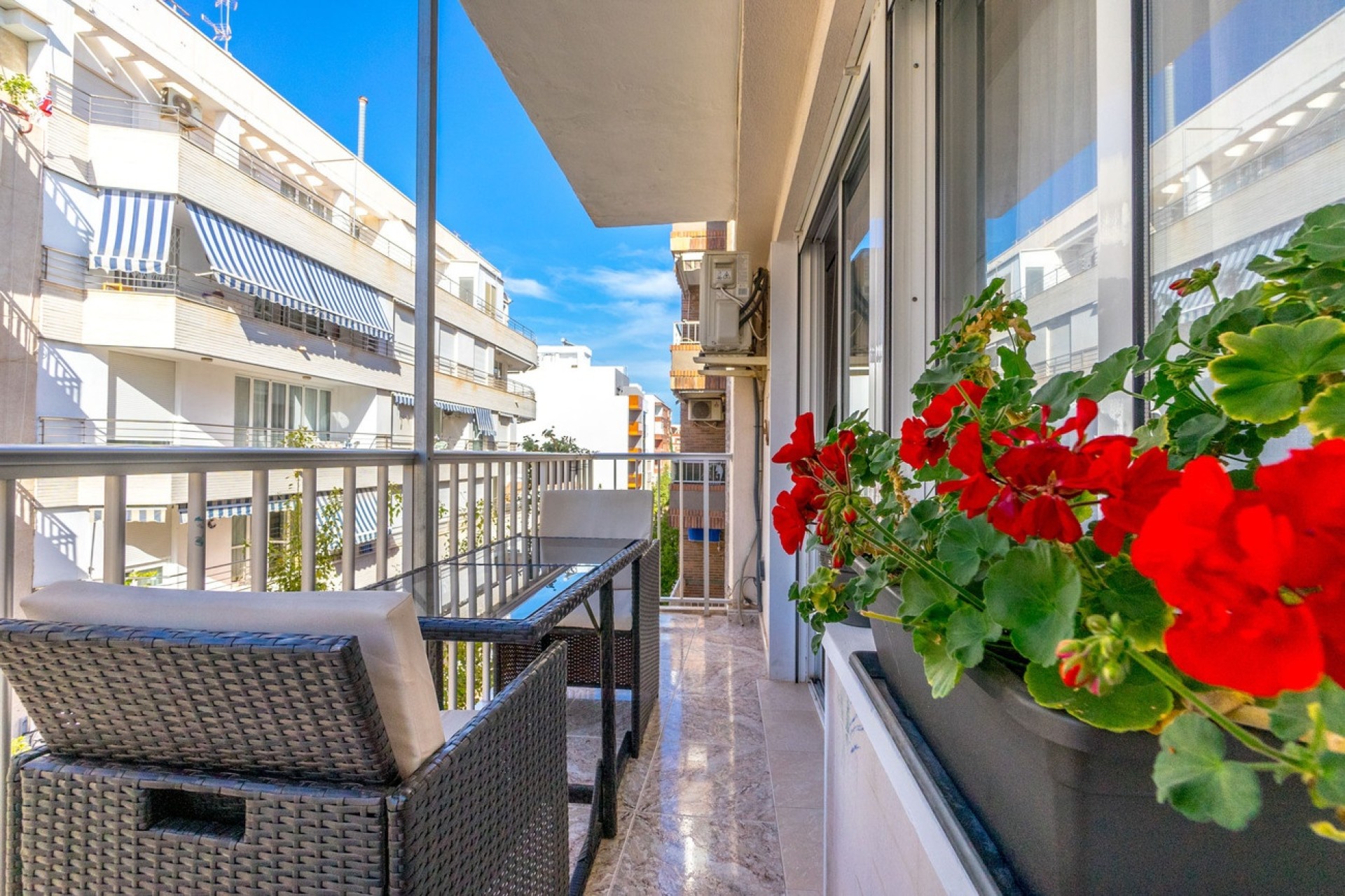 Sprzedaż - Apartament / Mieszkanie -
Torrevieja - Playa del Cura
