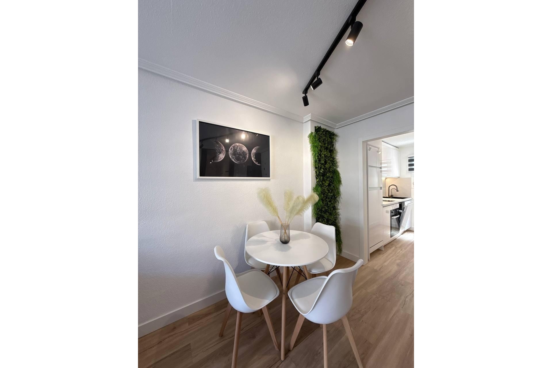 Sprzedaż - Apartament / Mieszkanie -
Torrevieja - Playa del Cura