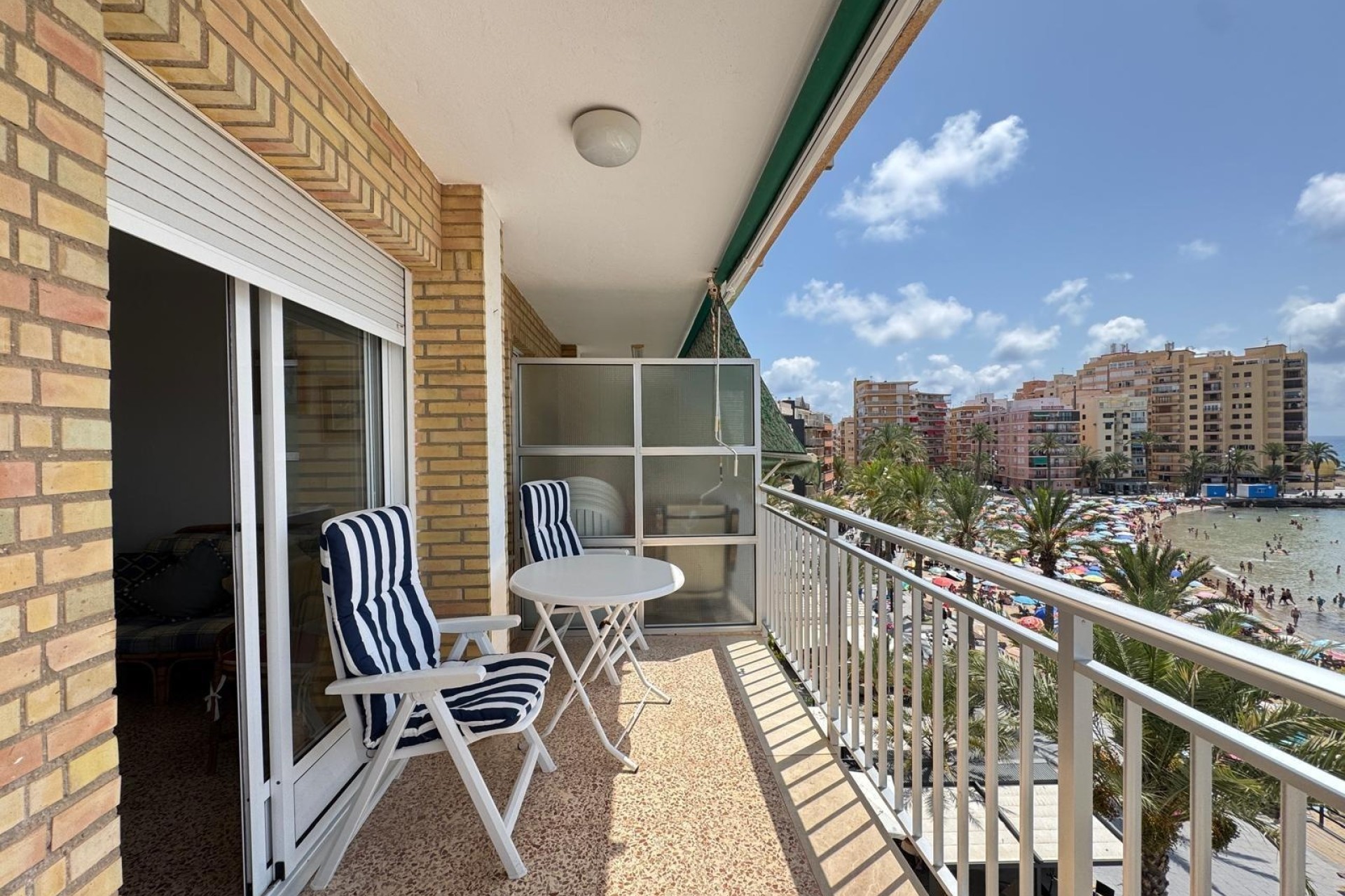 Sprzedaż - Apartament / Mieszkanie -
Torrevieja - Playa del Cura