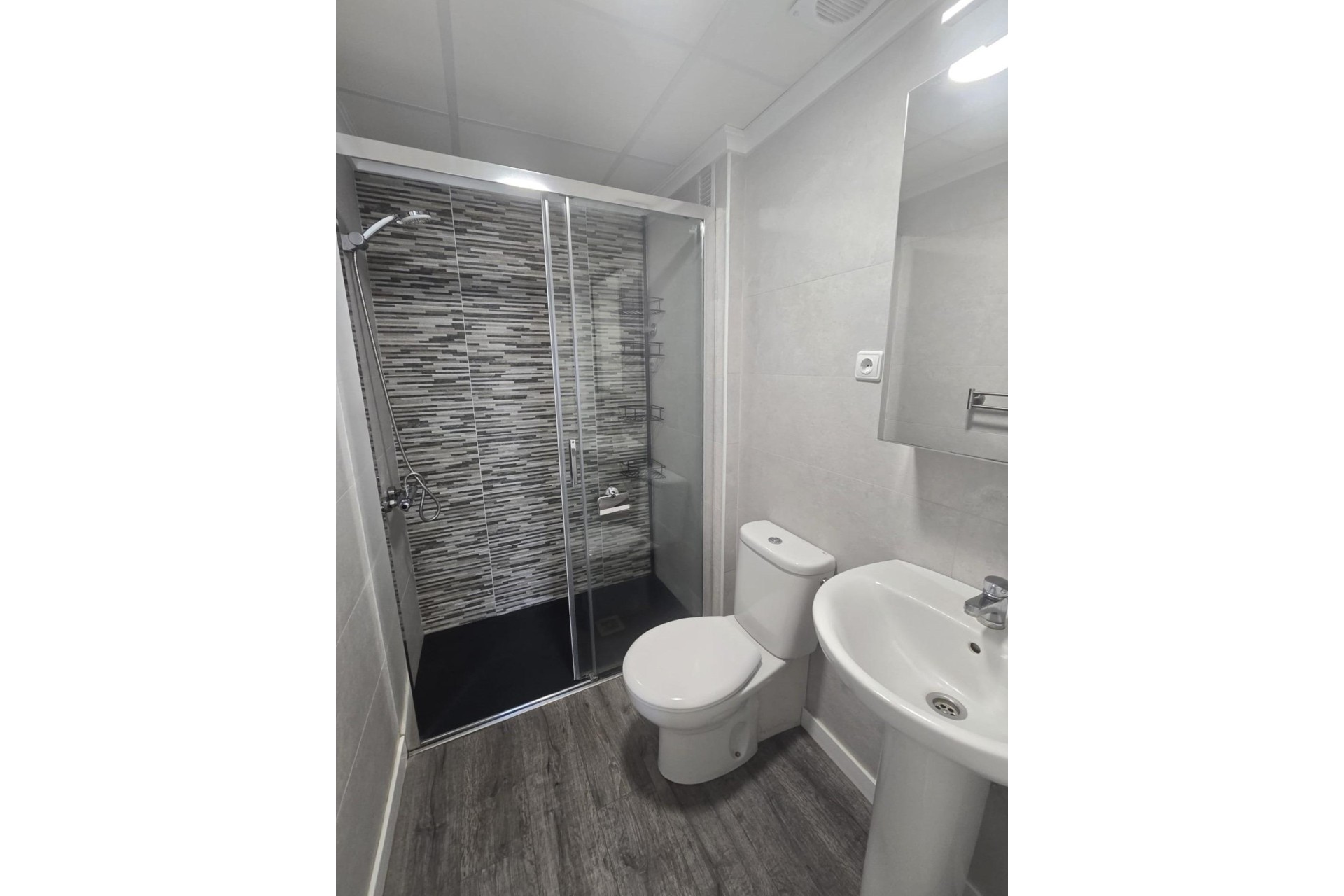 Sprzedaż - Apartament / Mieszkanie -
Torrevieja - Playa del Cura