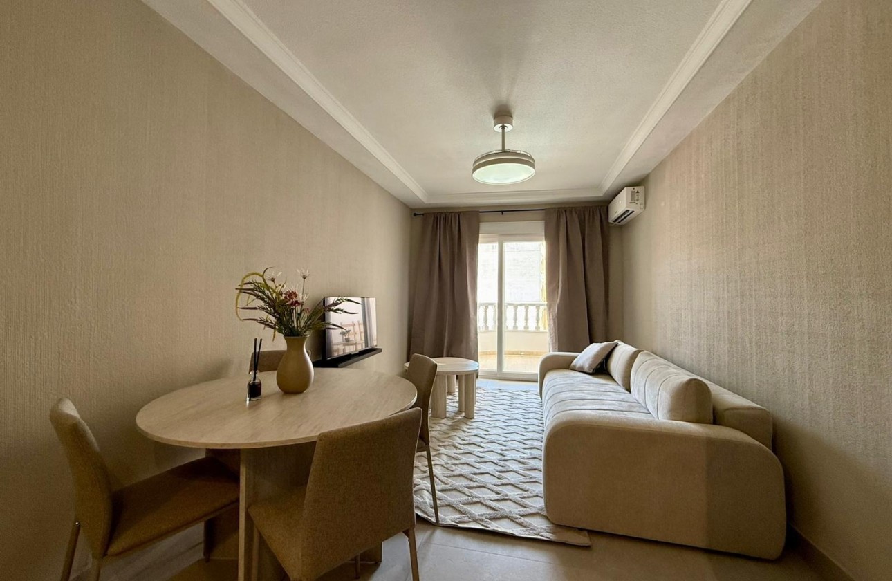 Sprzedaż - Apartament / Mieszkanie -
Torrevieja - Playa del Cura