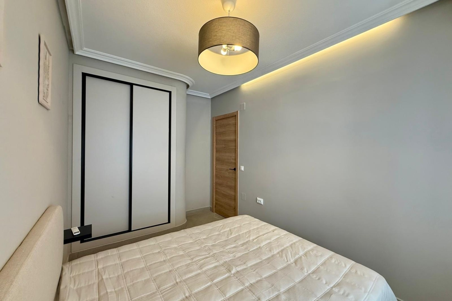 Sprzedaż - Apartament / Mieszkanie -
Torrevieja - Playa del Cura