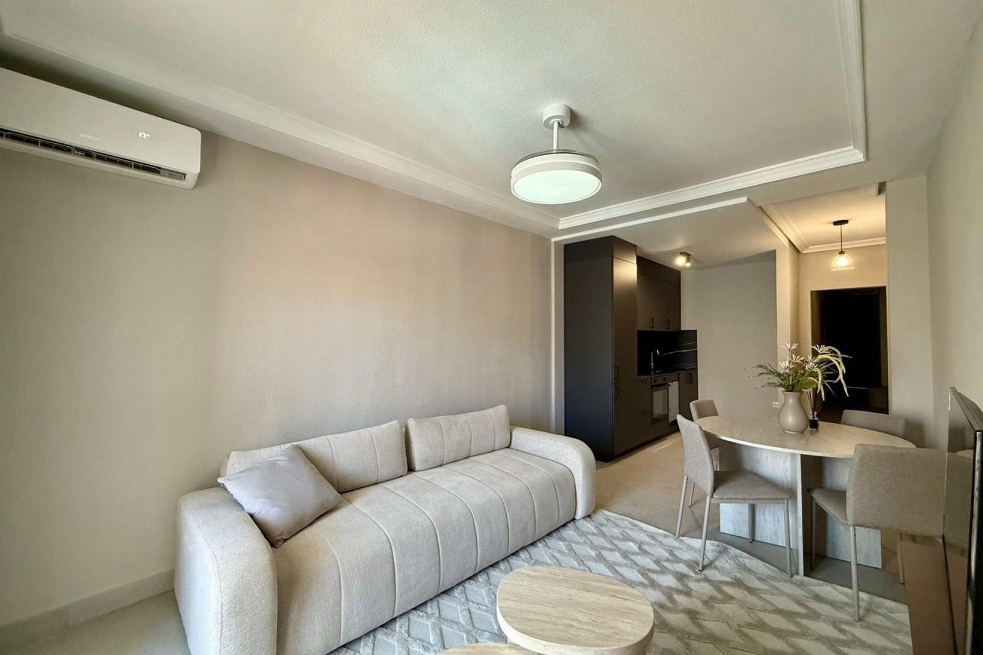 Sprzedaż - Apartament / Mieszkanie -
Torrevieja - Playa del Cura
