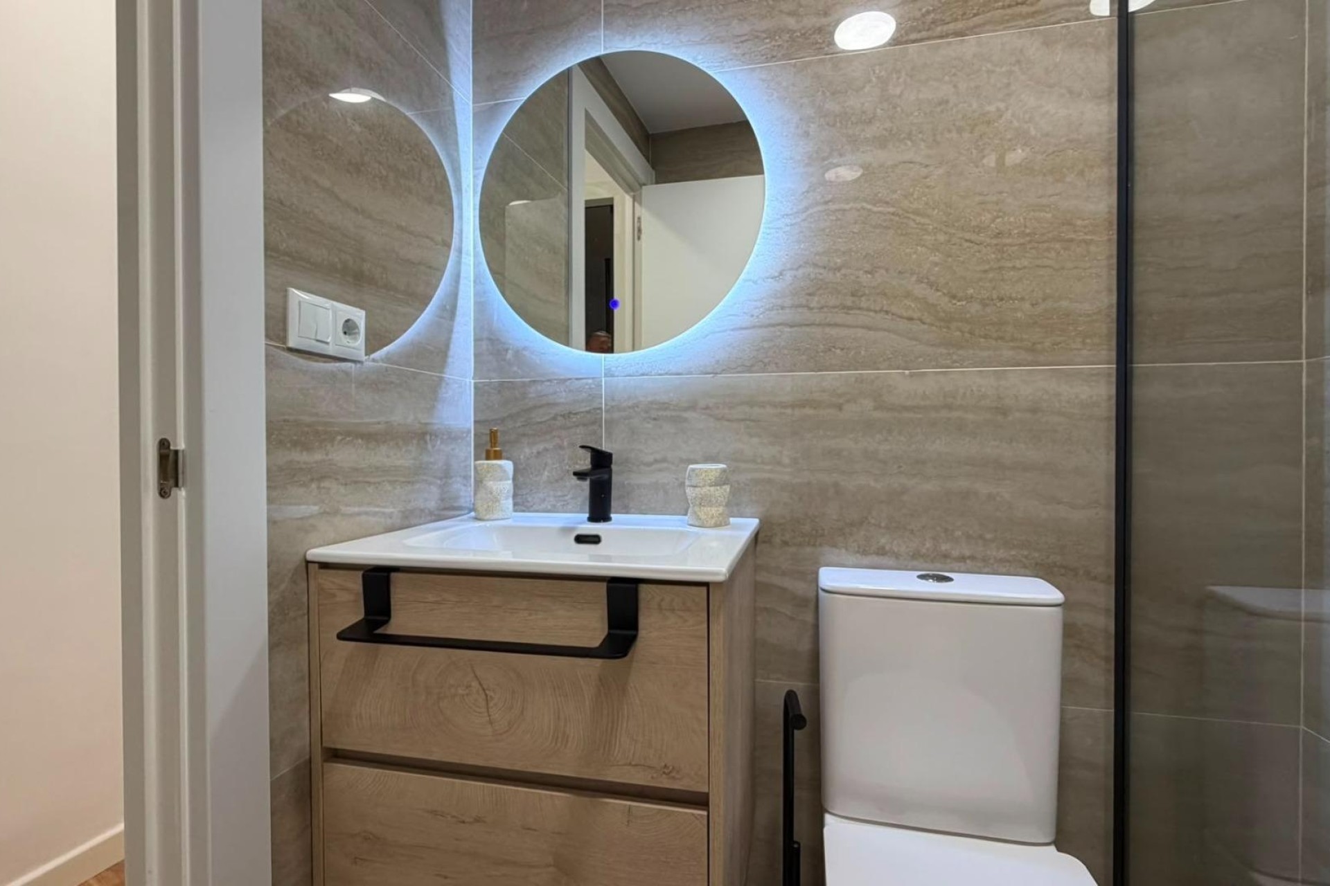 Sprzedaż - Apartament / Mieszkanie -
Torrevieja - Playa del Cura