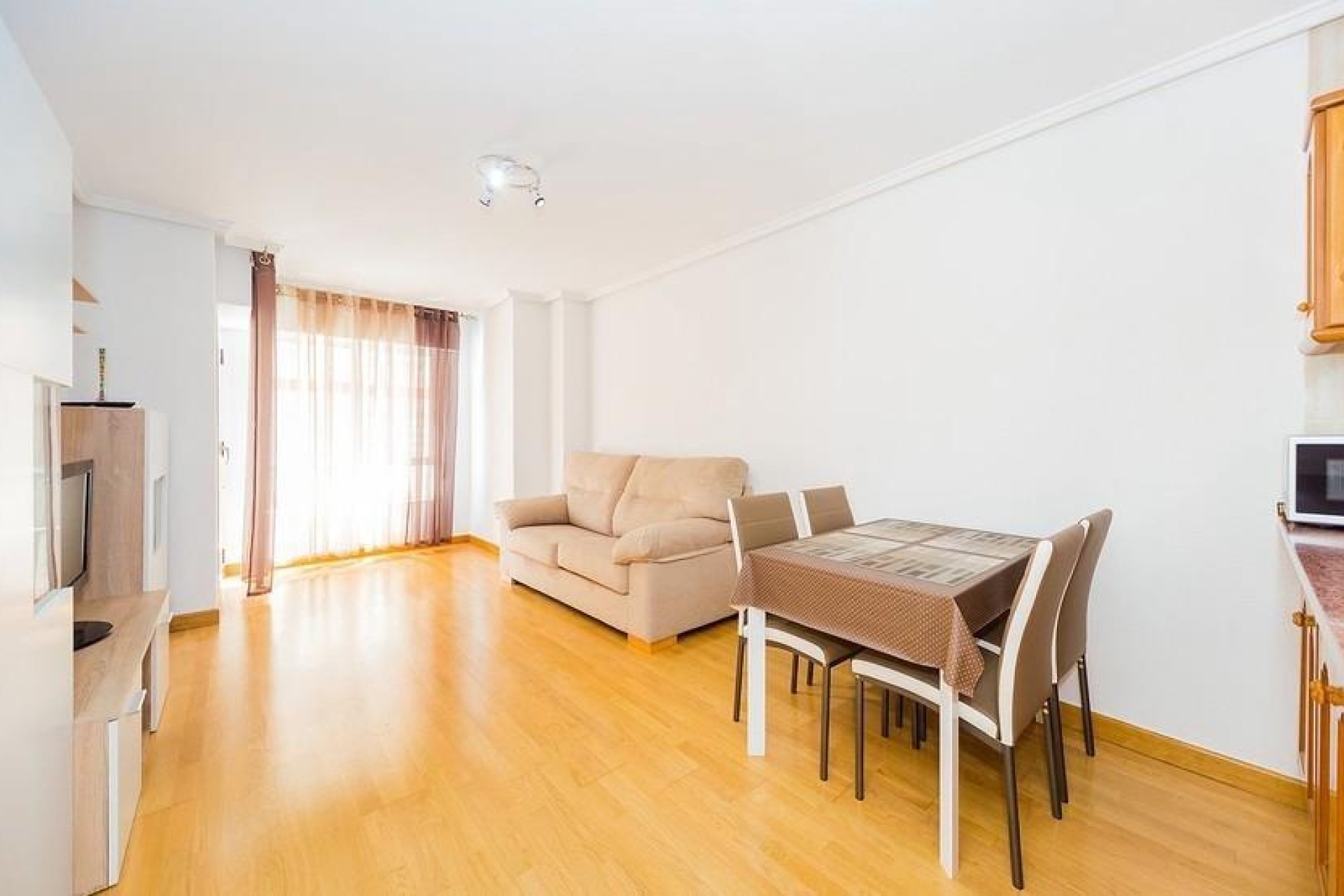 Sprzedaż - Apartament / Mieszkanie -
Torrevieja - Playa del Cura
