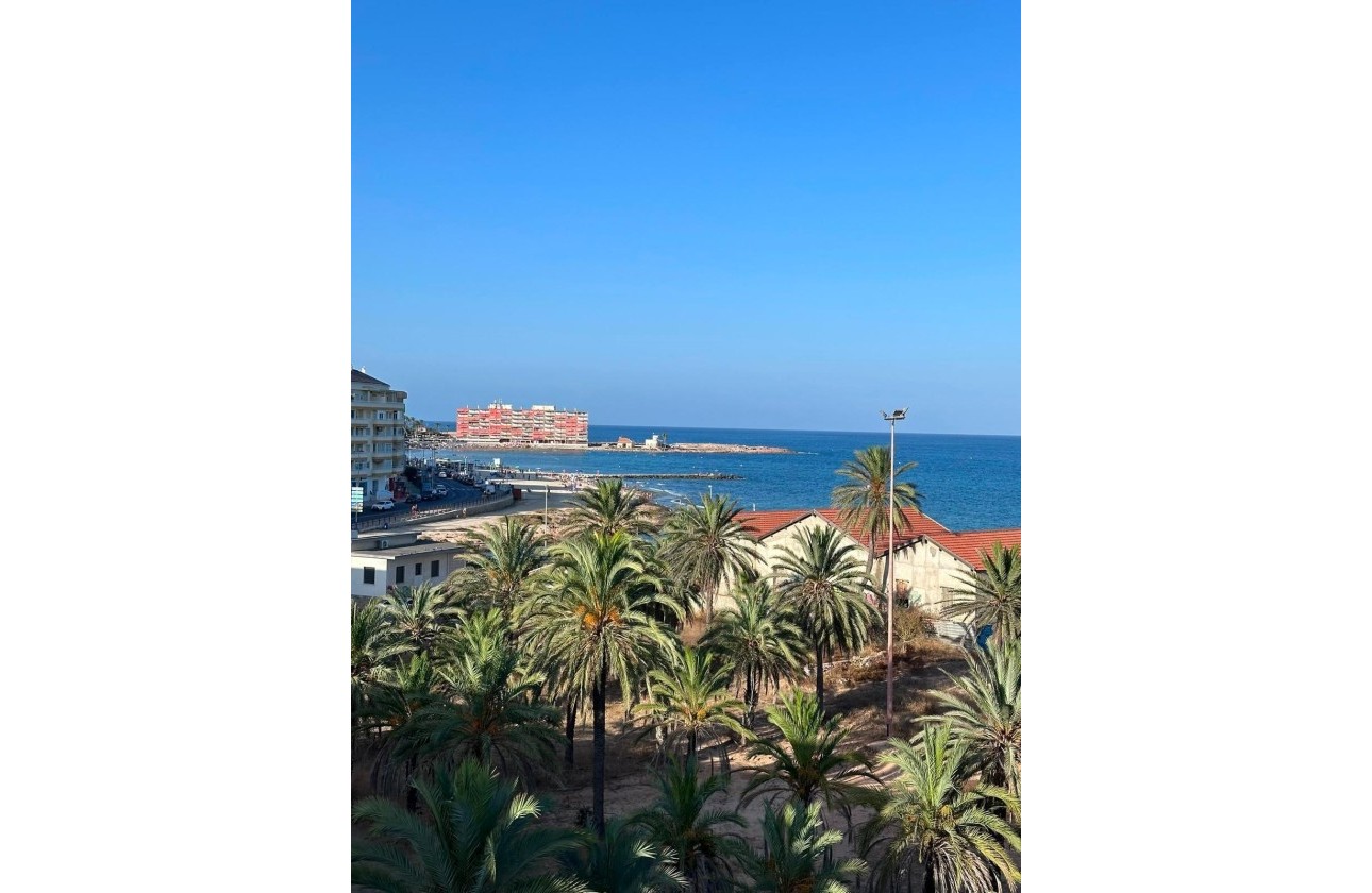 Sprzedaż - Apartament / Mieszkanie -
Torrevieja - Playa del Cura