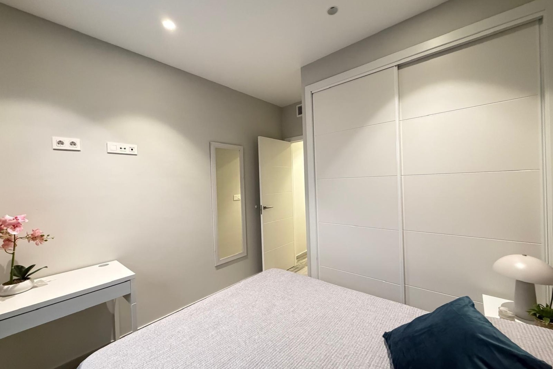Sprzedaż - Apartament / Mieszkanie -
Torrevieja - Playa del Cura