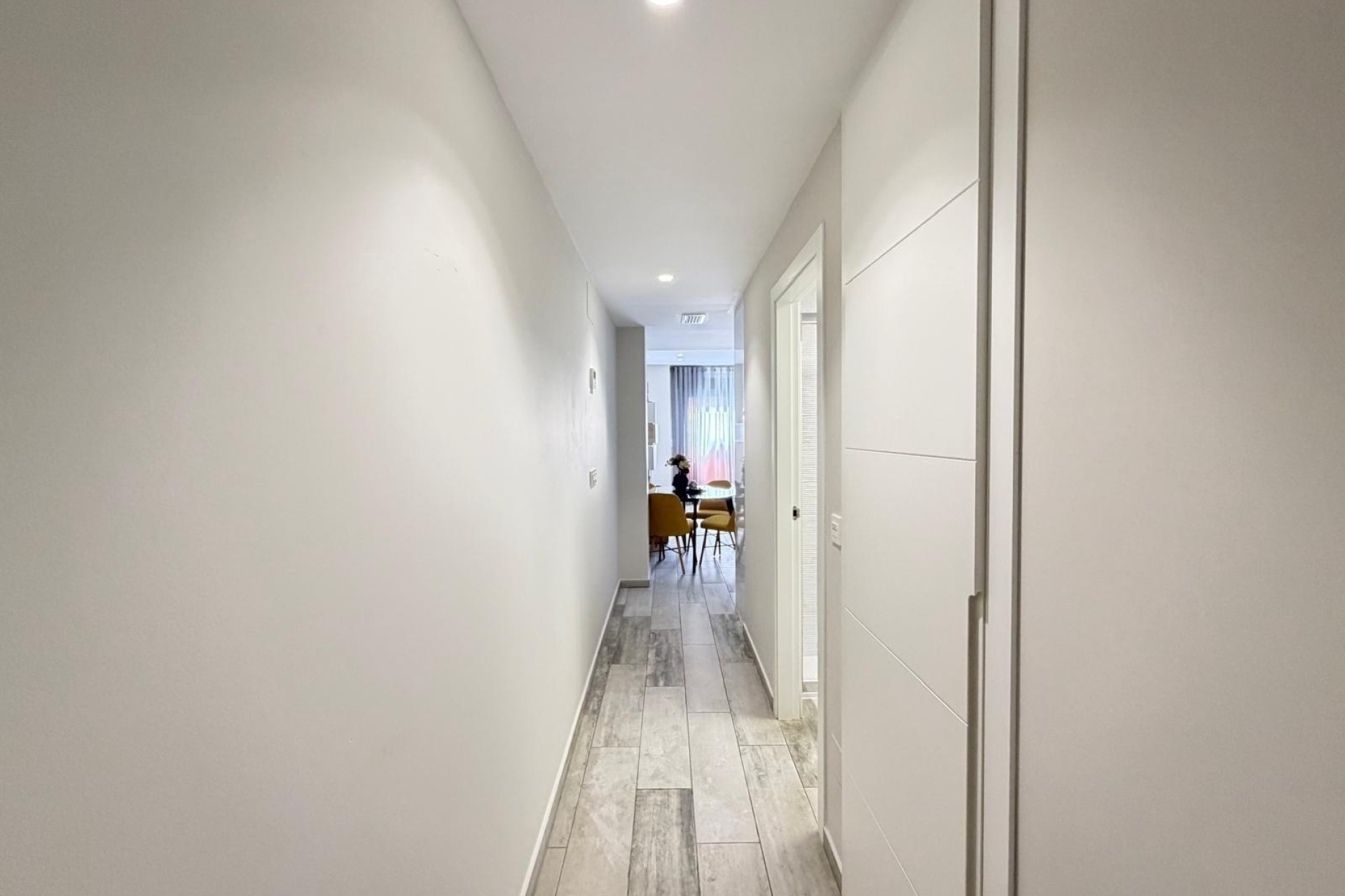 Sprzedaż - Apartament / Mieszkanie -
Torrevieja - Playa del Cura