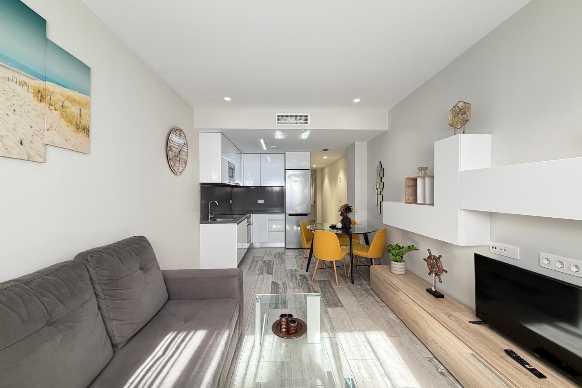 Sprzedaż - Apartament / Mieszkanie -
Torrevieja - Playa del Cura