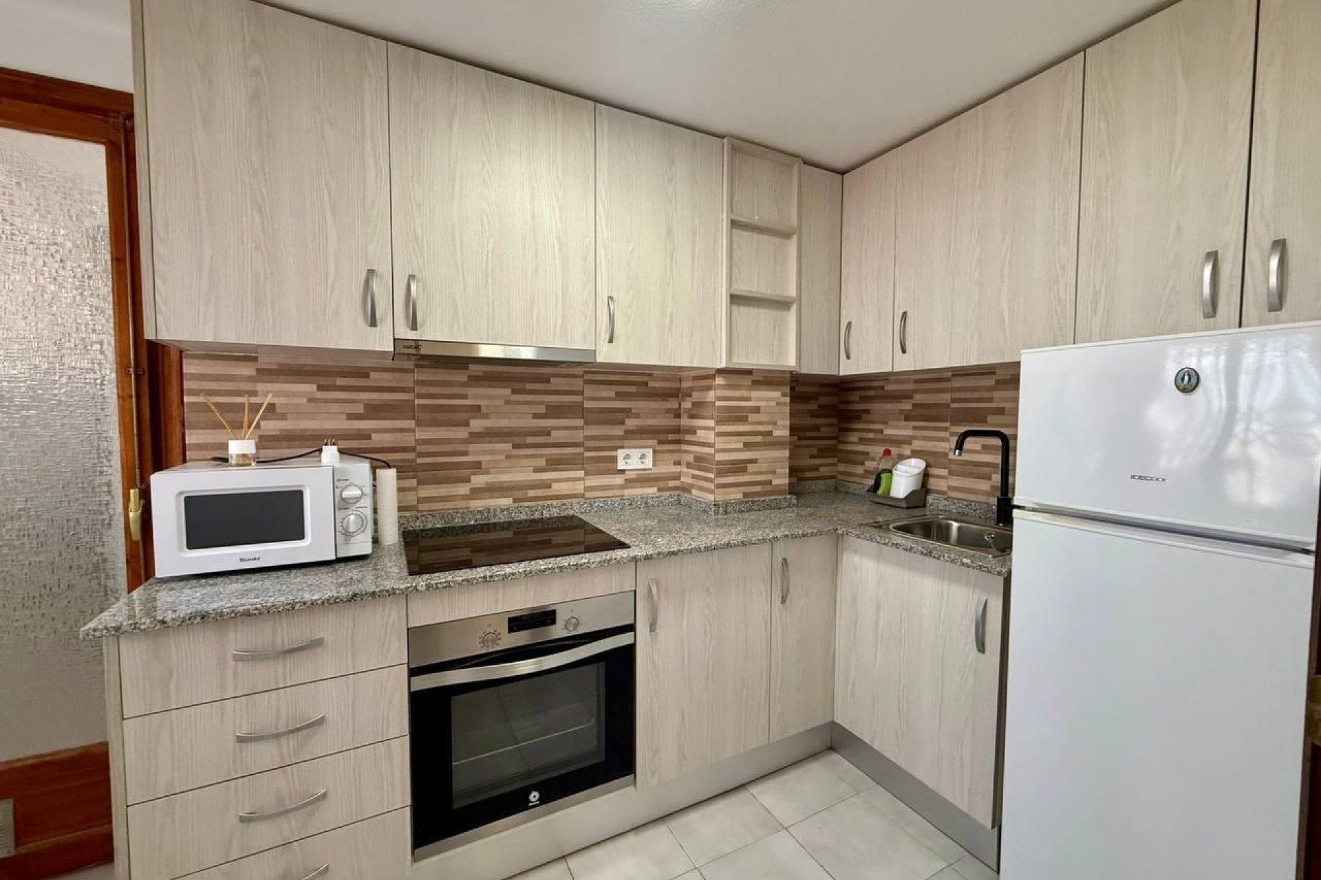 Sprzedaż - Apartament / Mieszkanie -
Torrevieja - Playa del Cura