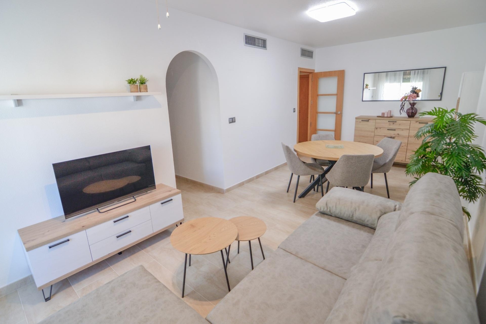 Sprzedaż - Apartament / Mieszkanie -
Torrevieja - Playa del Cura