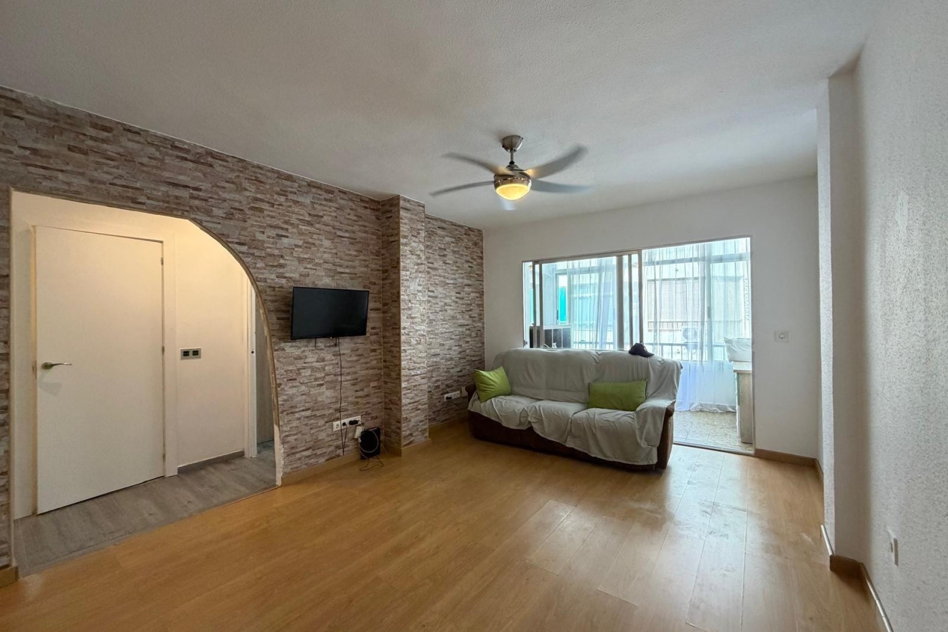 Sprzedaż - Apartament / Mieszkanie -
Torrevieja - Playa del Cura
