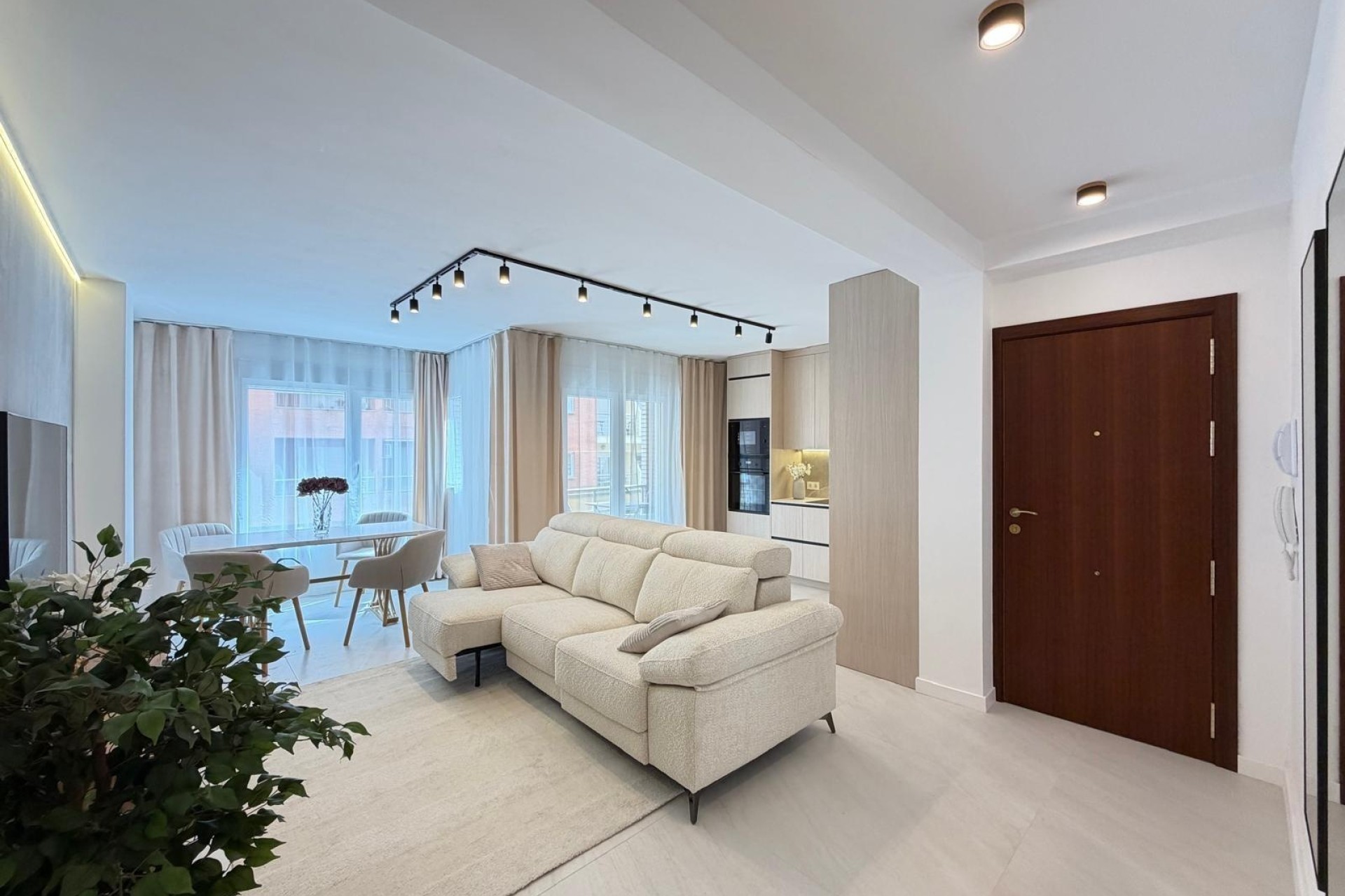 Sprzedaż - Apartament / Mieszkanie -
Torrevieja - Playa del Cura