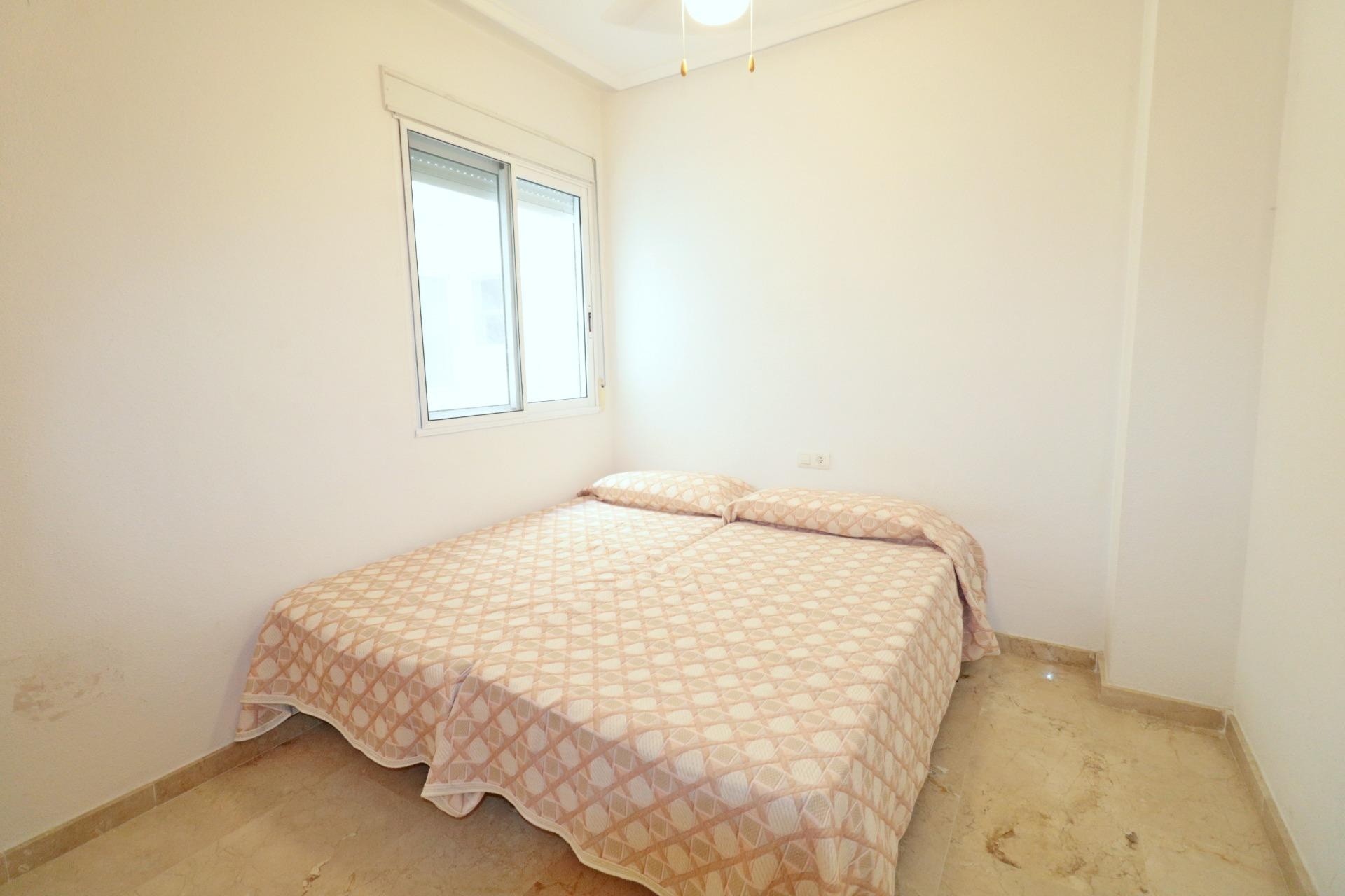 Sprzedaż - Apartament / Mieszkanie -
Torrevieja - Playa del Cura